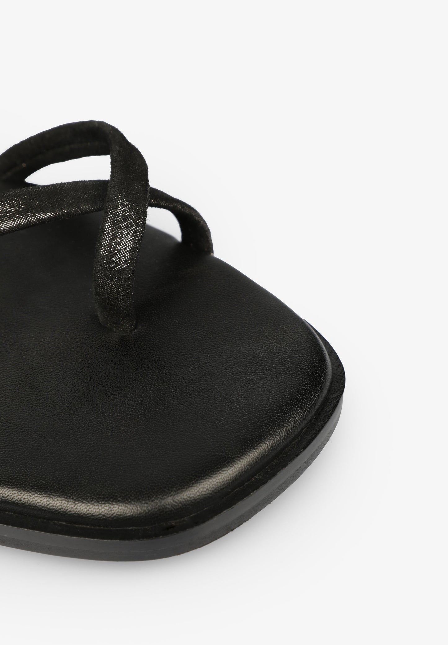 SANDÁLIAS COM TIRAS EM GLITTER