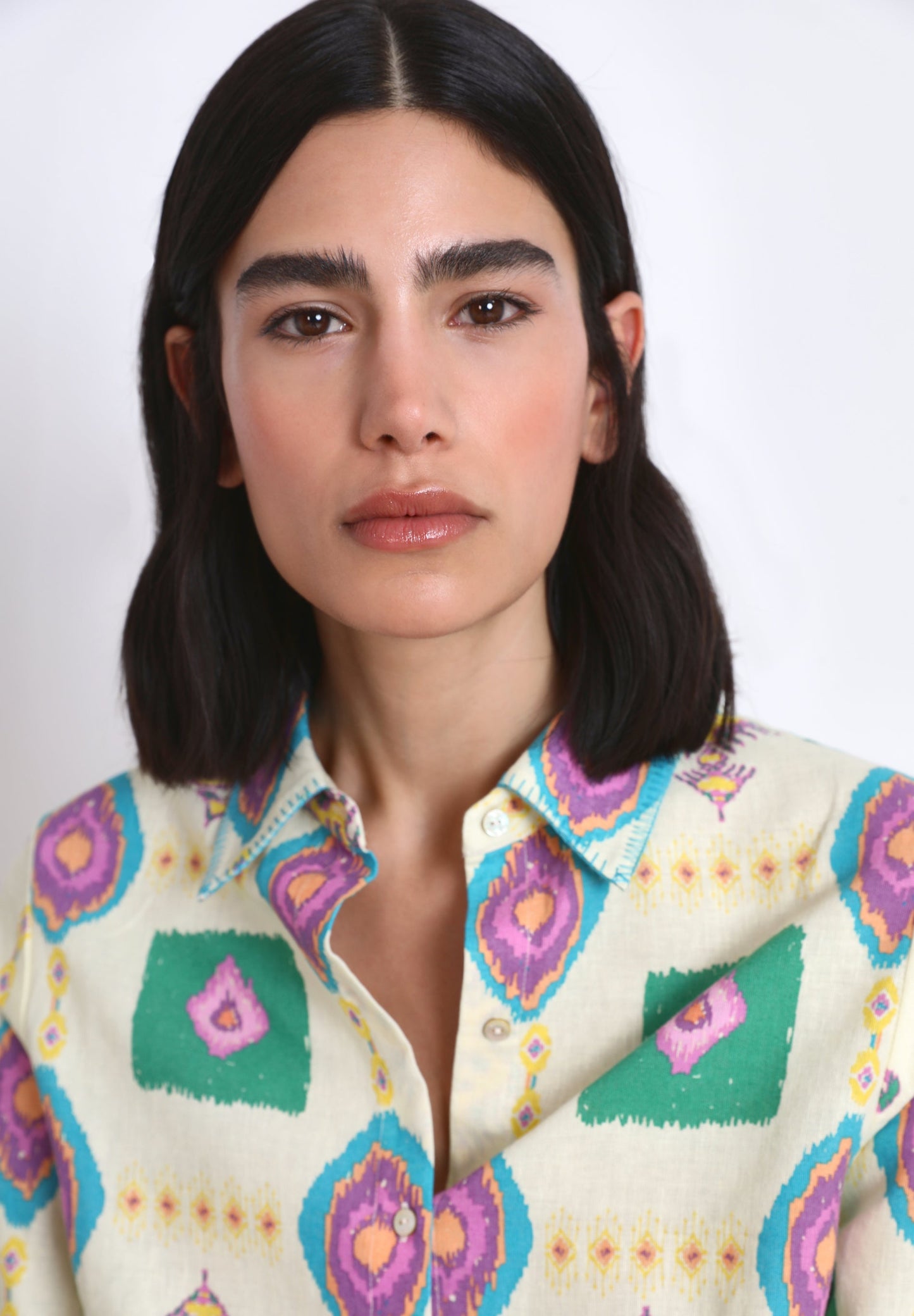 CAMISA COM PADRÃO IKAT