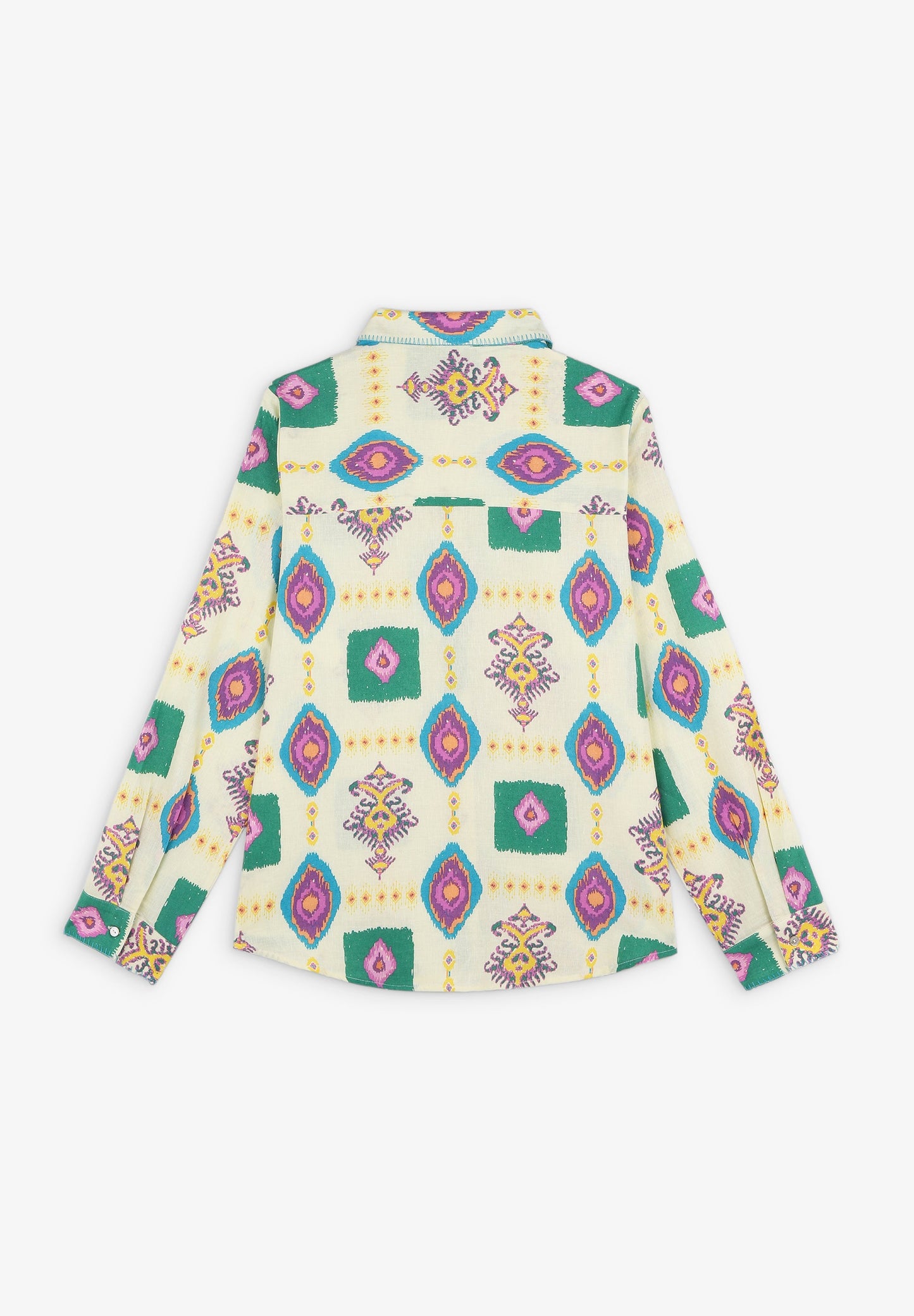 CAMISA COM PADRÃO IKAT