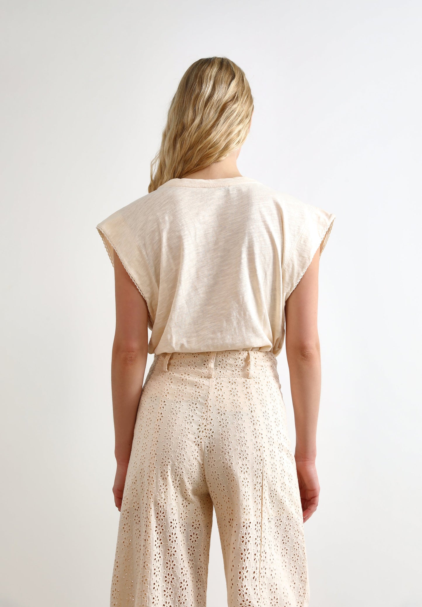 T-SHIRT COM FRANZIDO