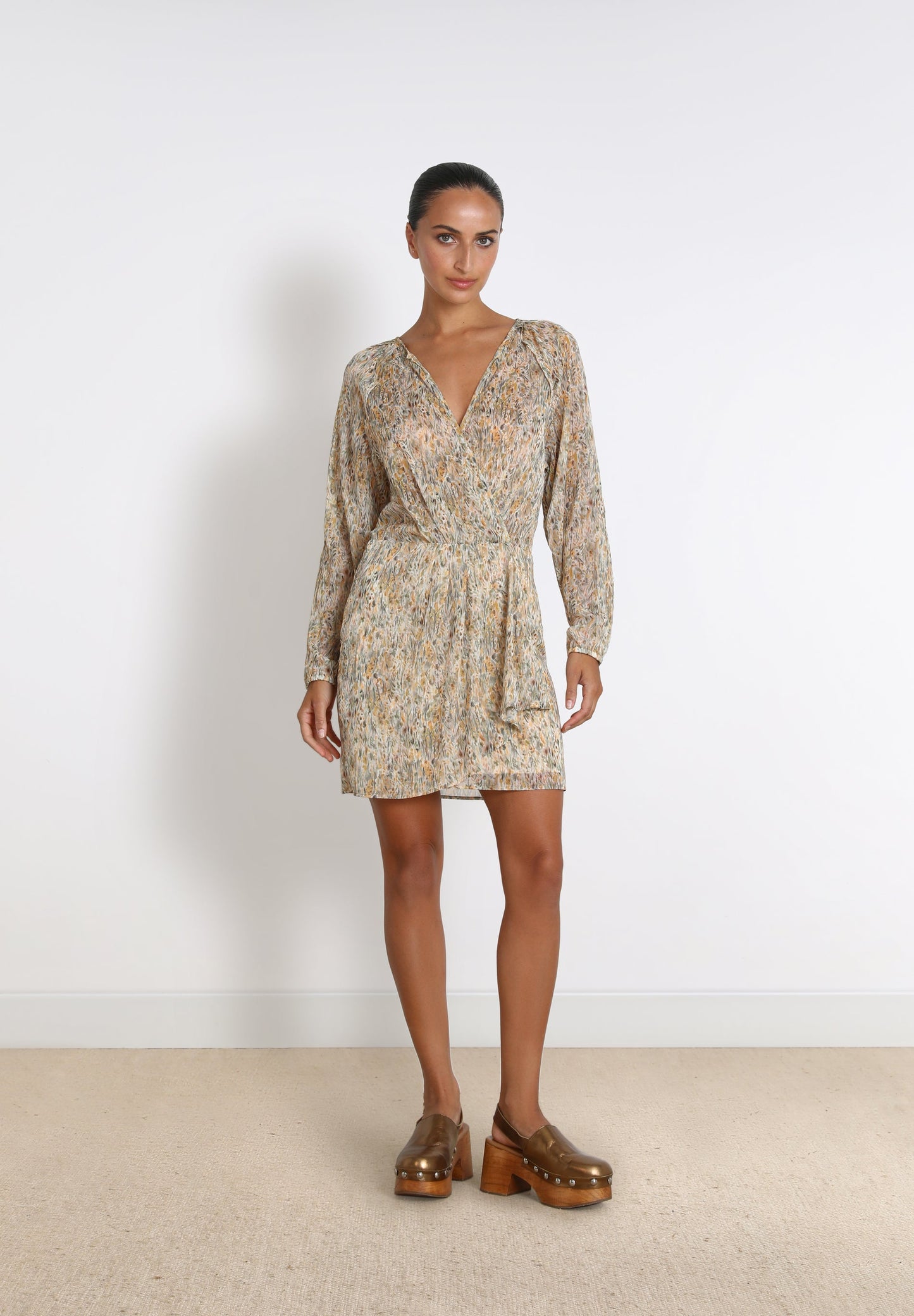 VESTIDO COM FIO METALIZADO