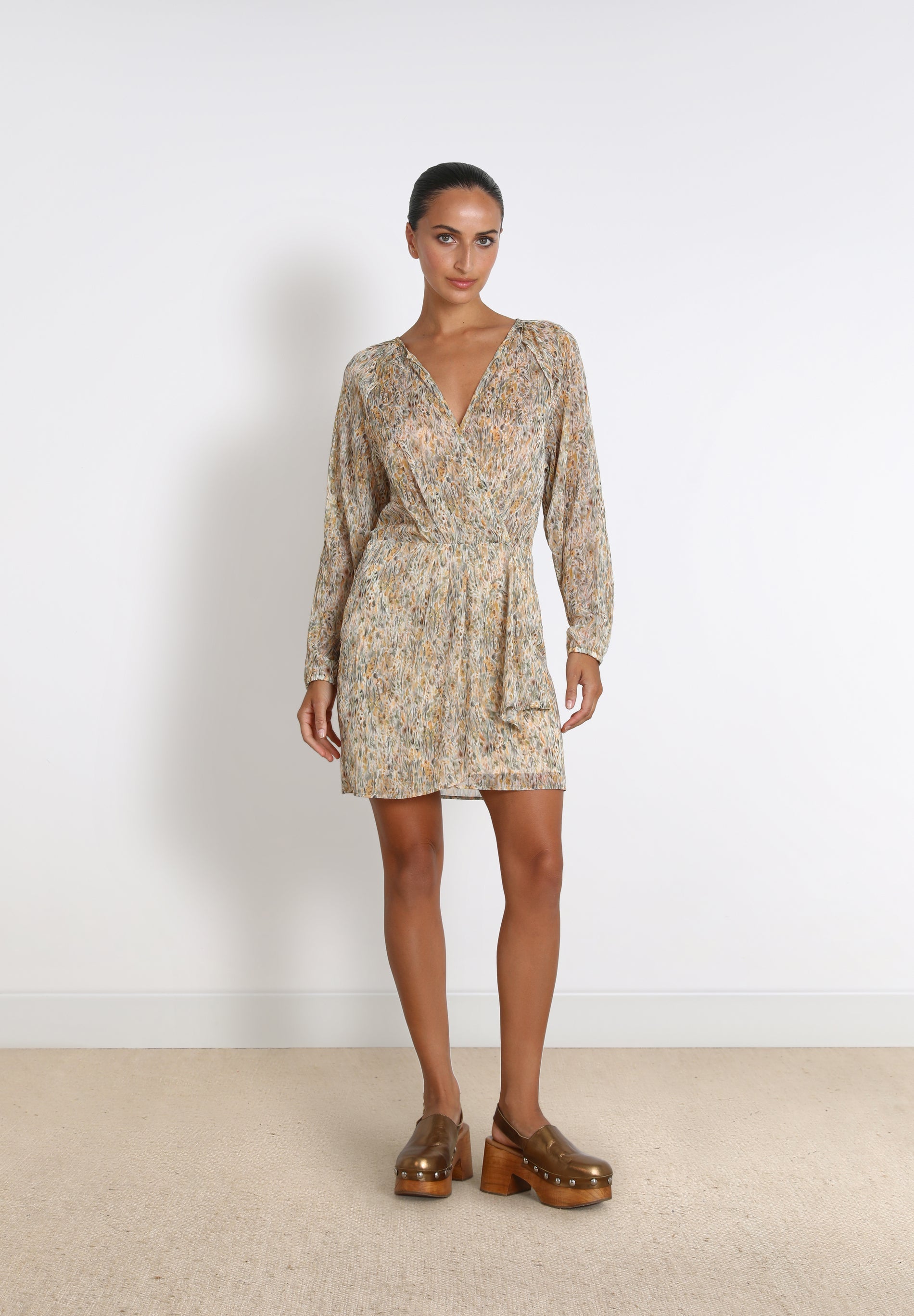 VESTIDO COM FIO METALIZADO