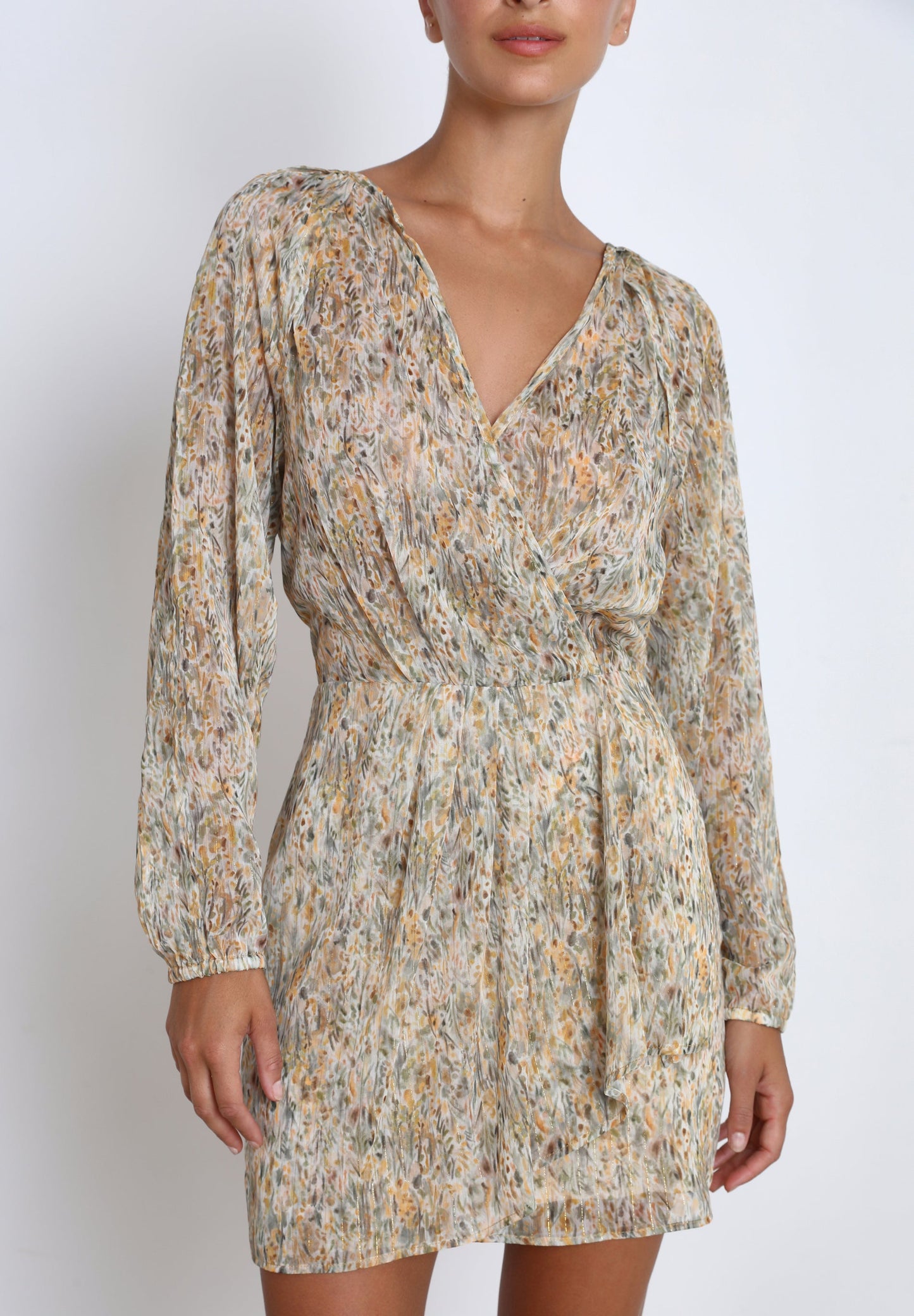 VESTIDO COM FIO METALIZADO