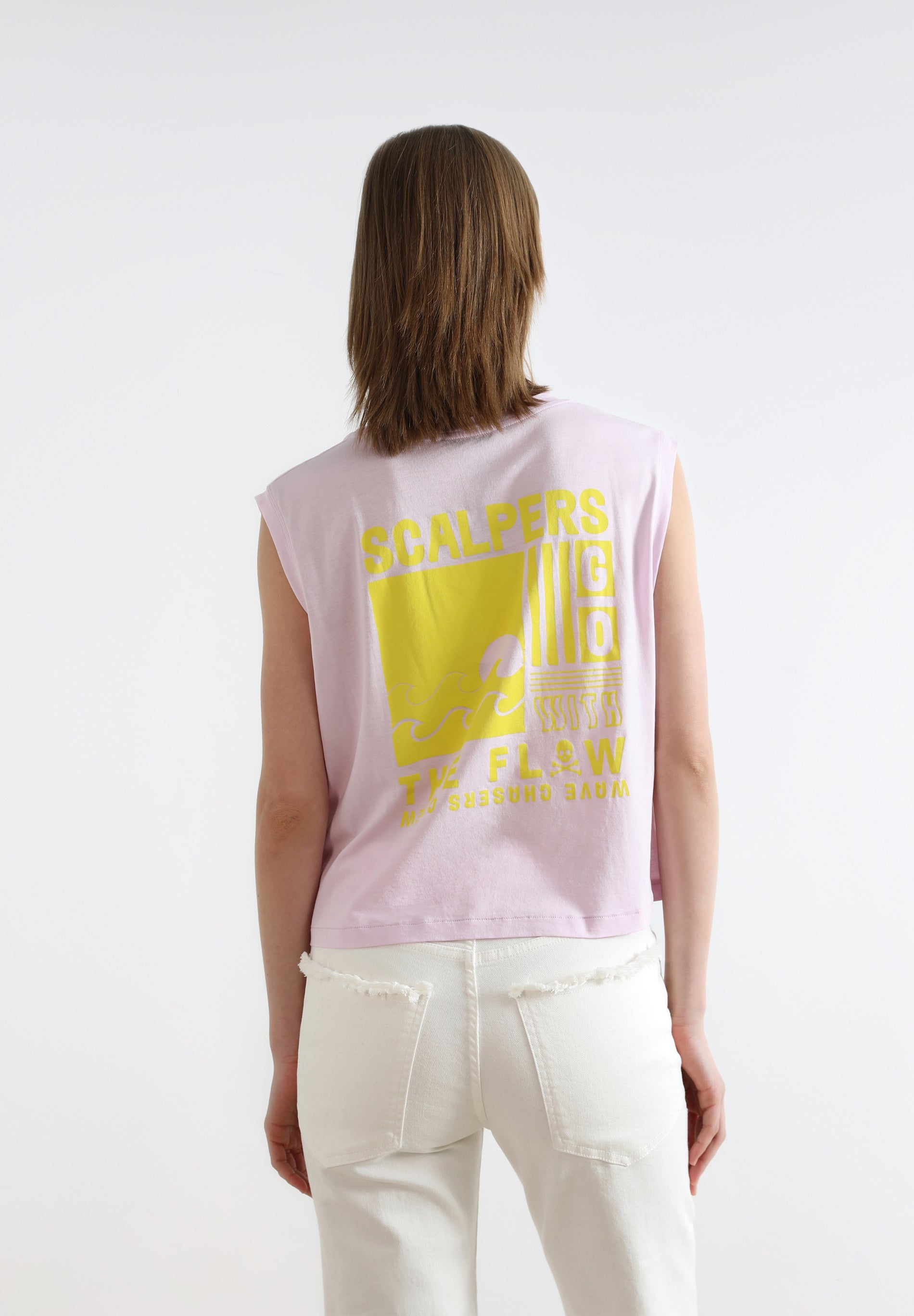 T-SHIRT COM PADRÃO GRANDE