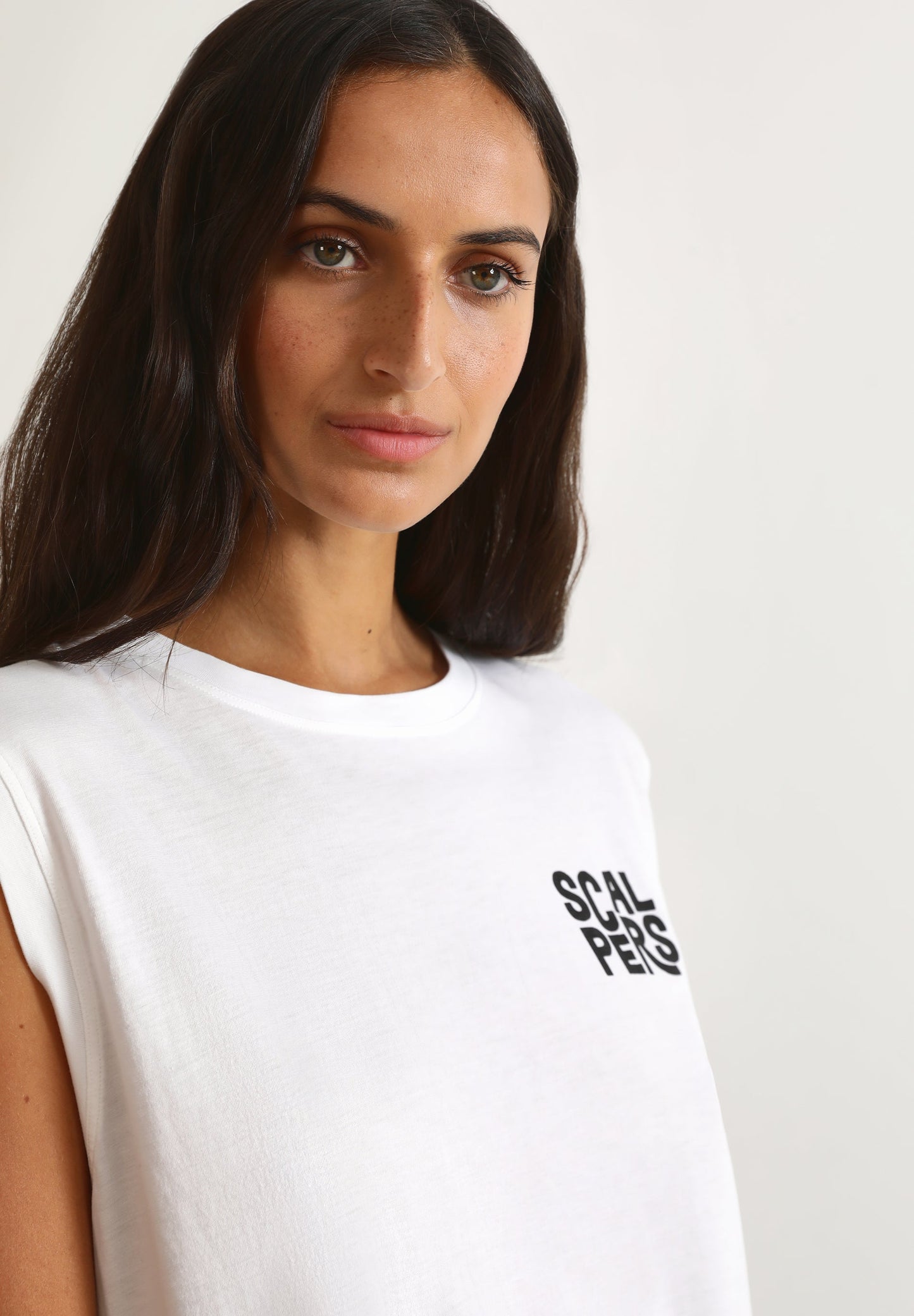 T-SHIRT COM PADRÃO GRANDE