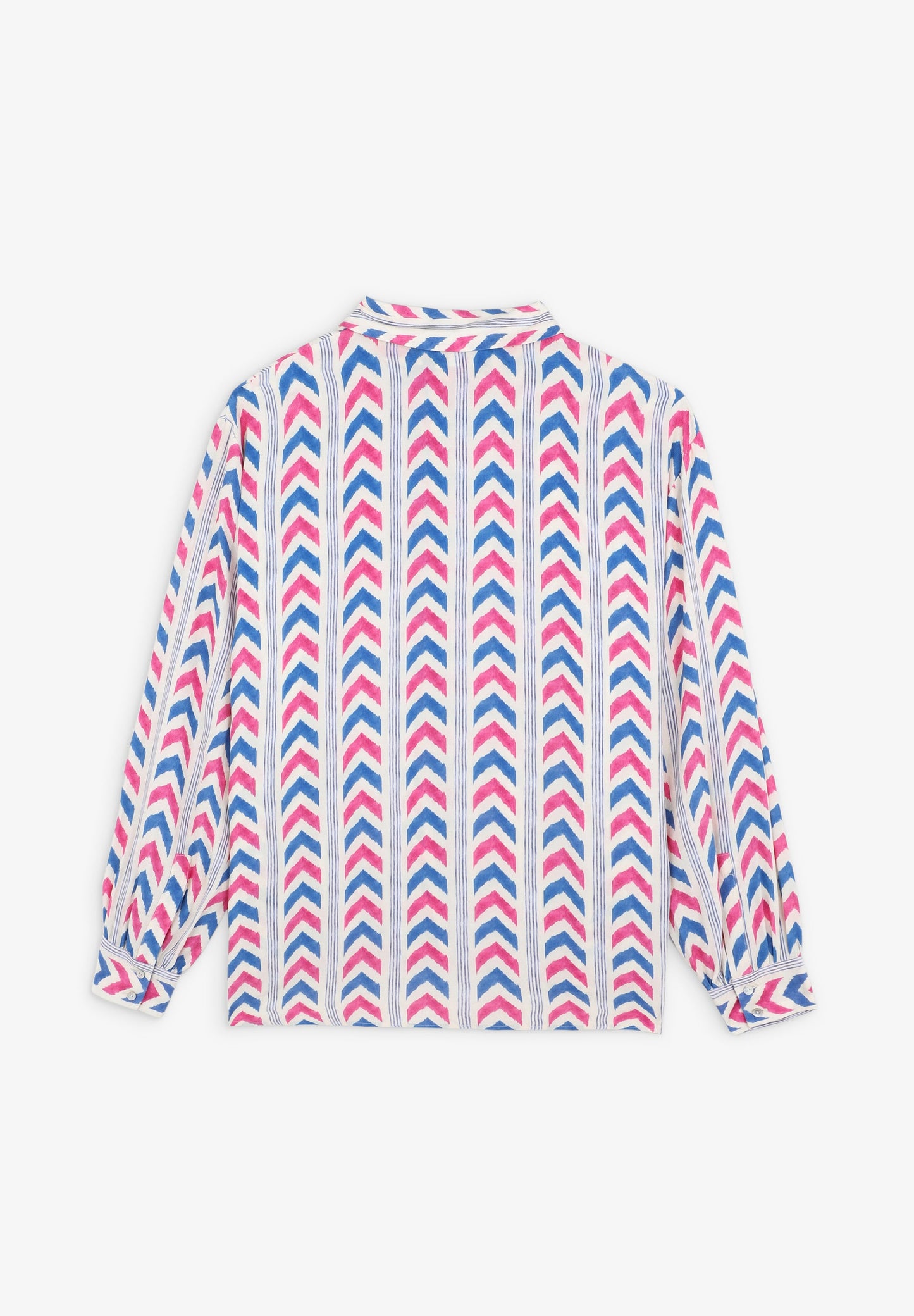 CAMISA COM PADRÃO FLUIDA