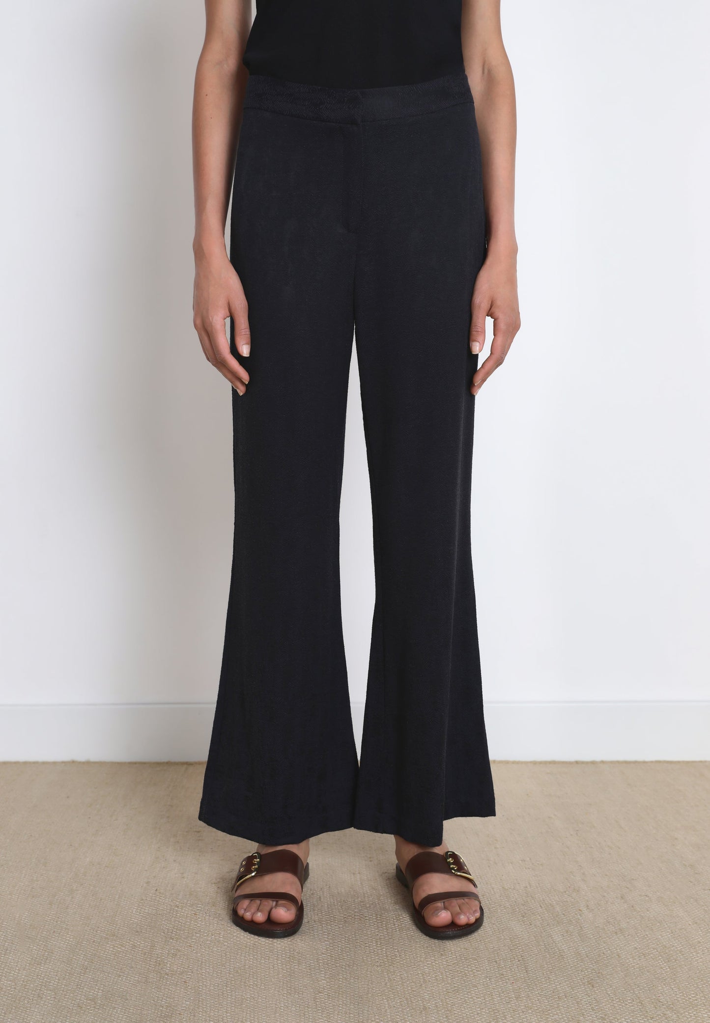 CALÇAS BOCA DE SINO JACQUARD