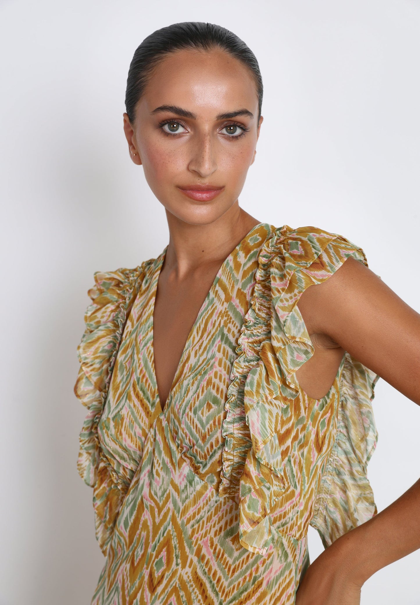 VESTIDO MIDI COM MANGA DE FOLHOS