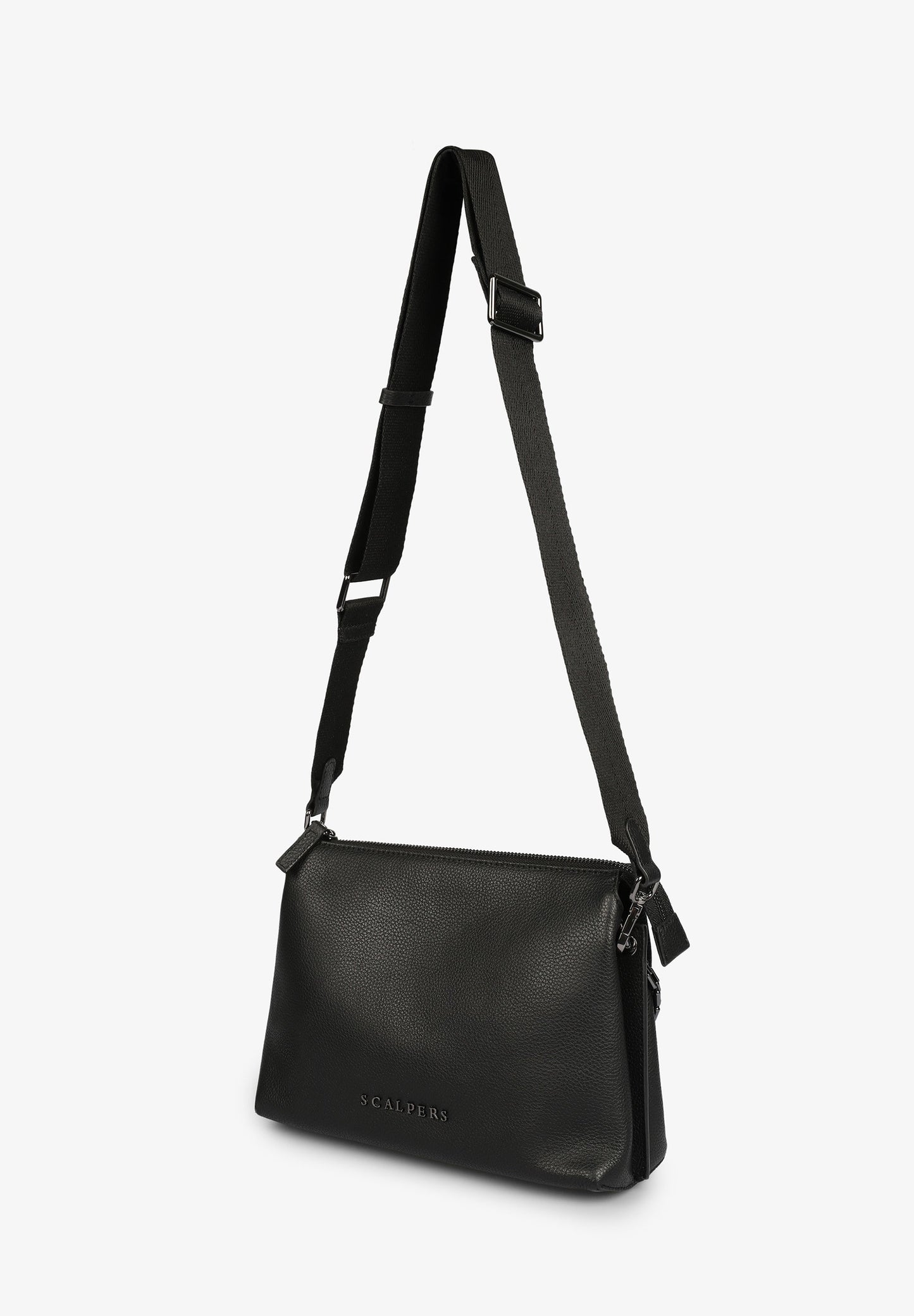 BOLSA EM PELE COM CORRENTE