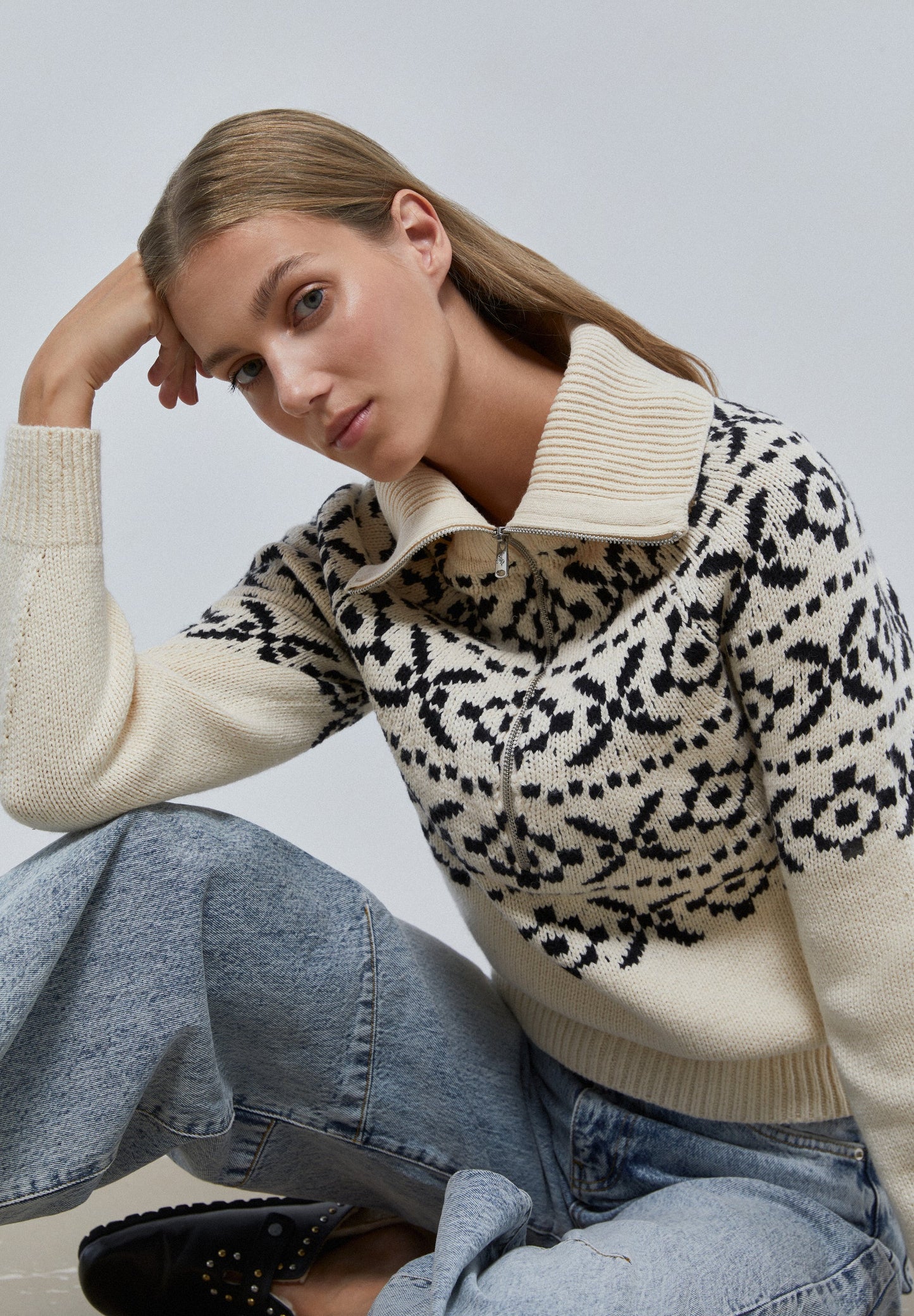 SWEATER COM PORMENOR DE MOTIVOS