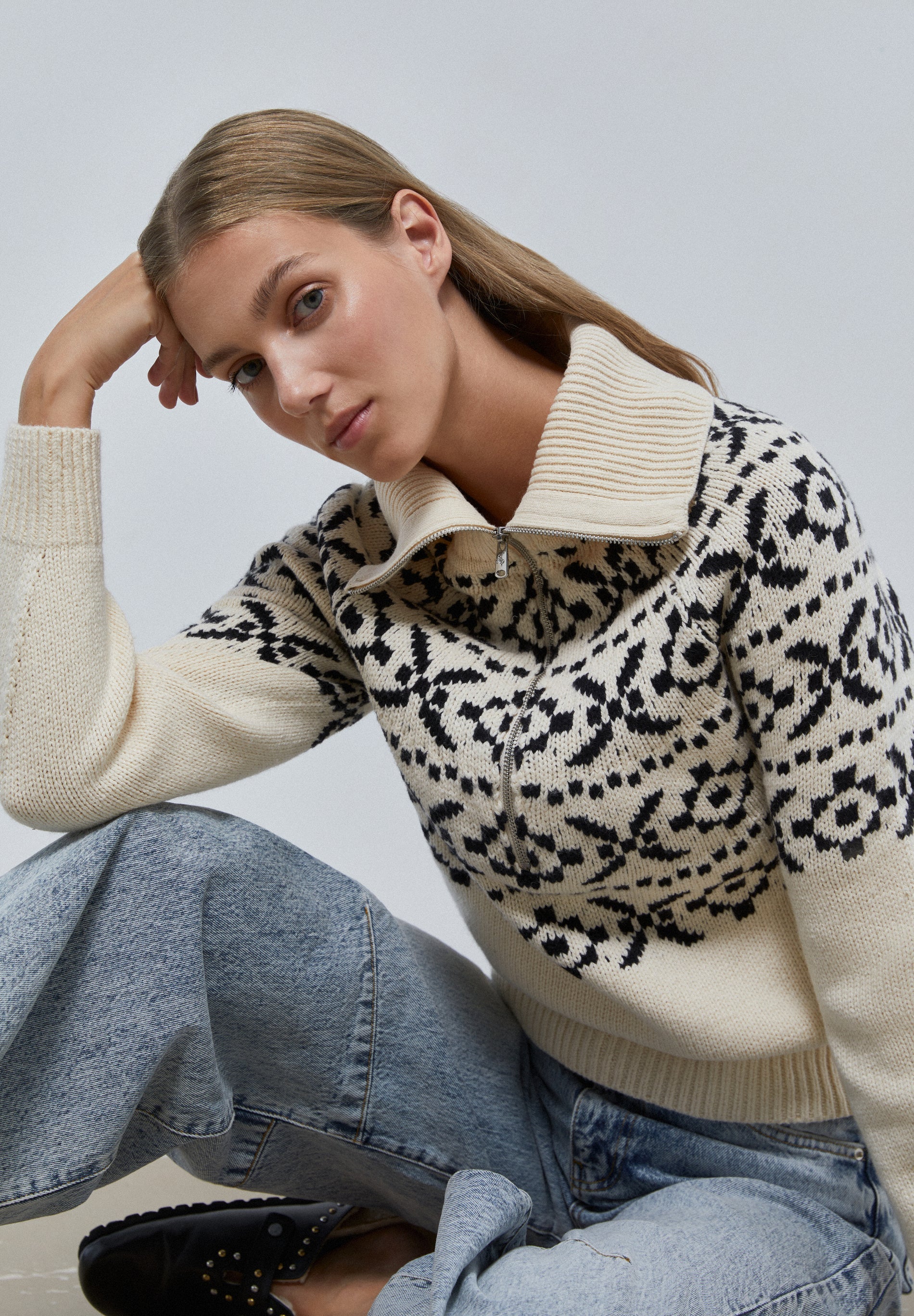 SWEATER COM PORMENOR DE MOTIVOS