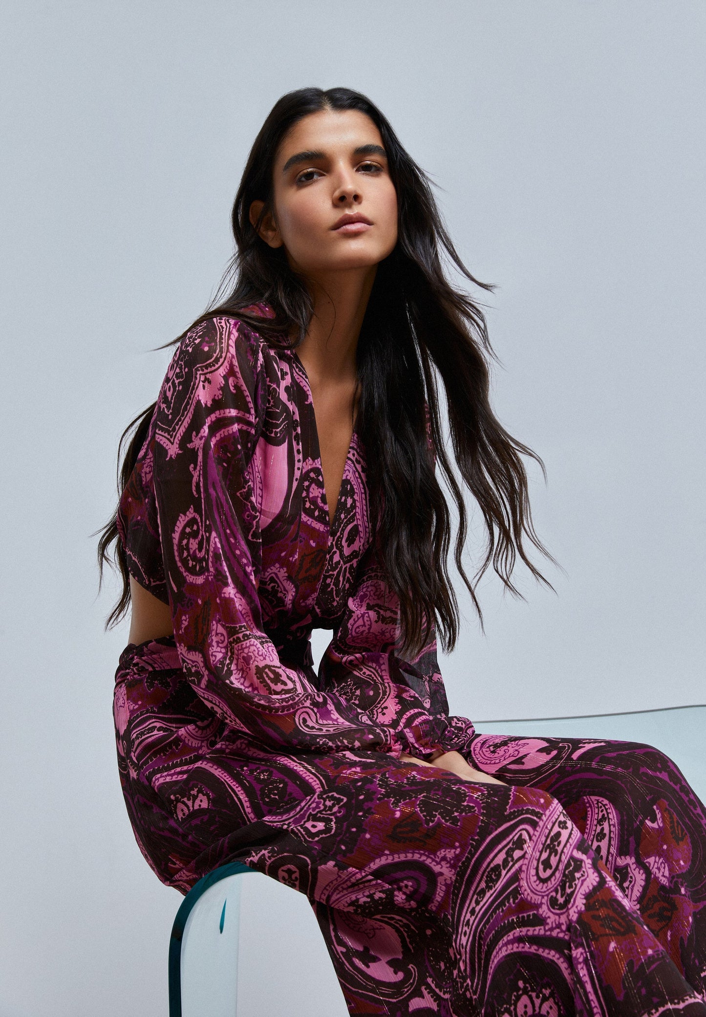 VESTIDO PAISLEY COM ABERTURAS