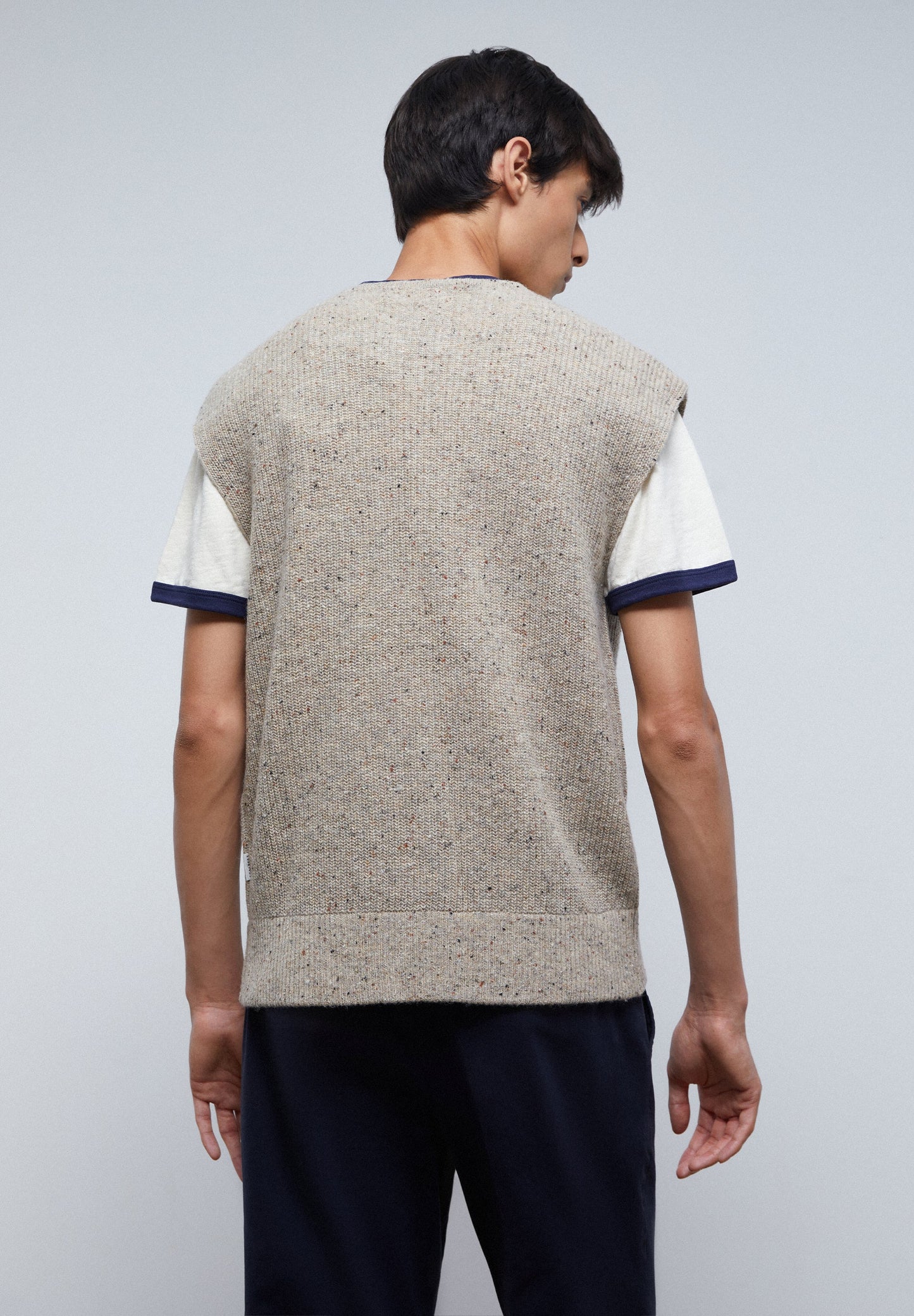 COLETE DE MALHA COM ZIP