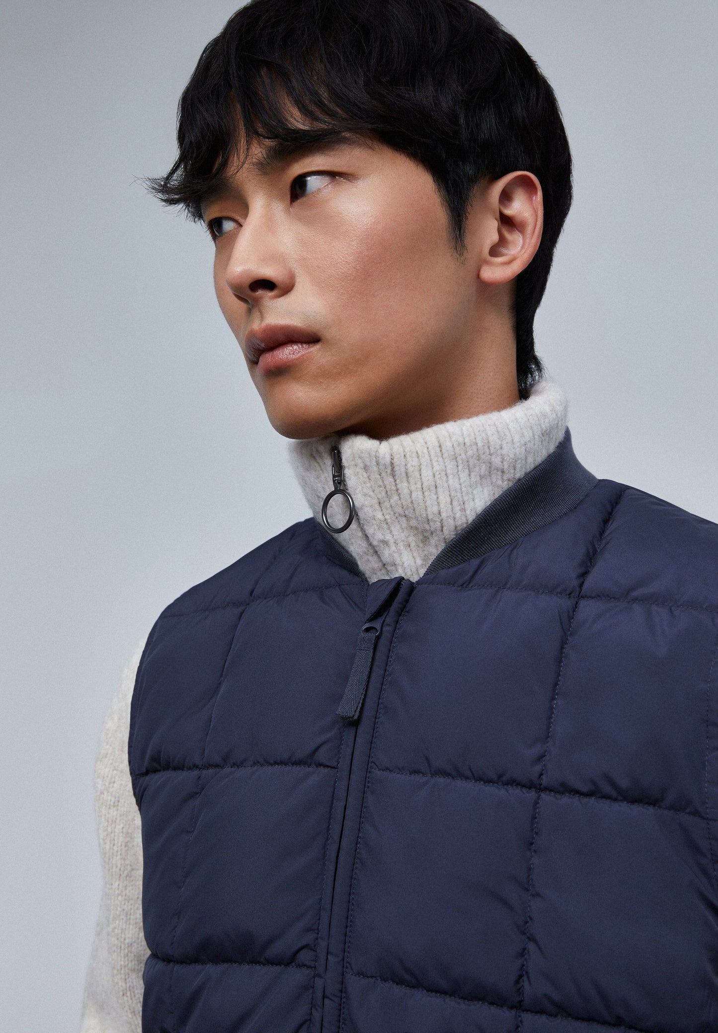 COLETE ACOLCHOADO COM PORMENOR NA GOLA