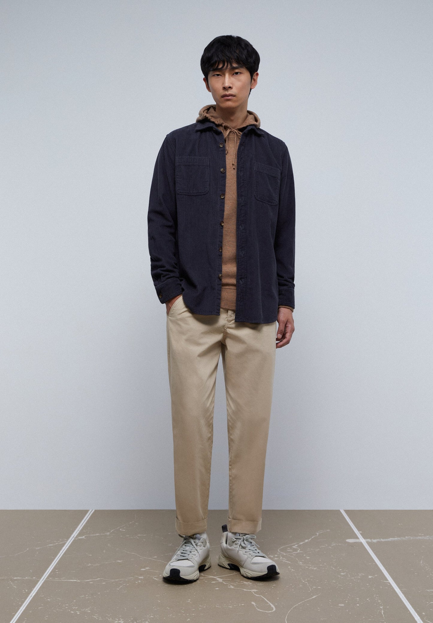 SWEATER COM CAPUZ EM LÃ MERINO