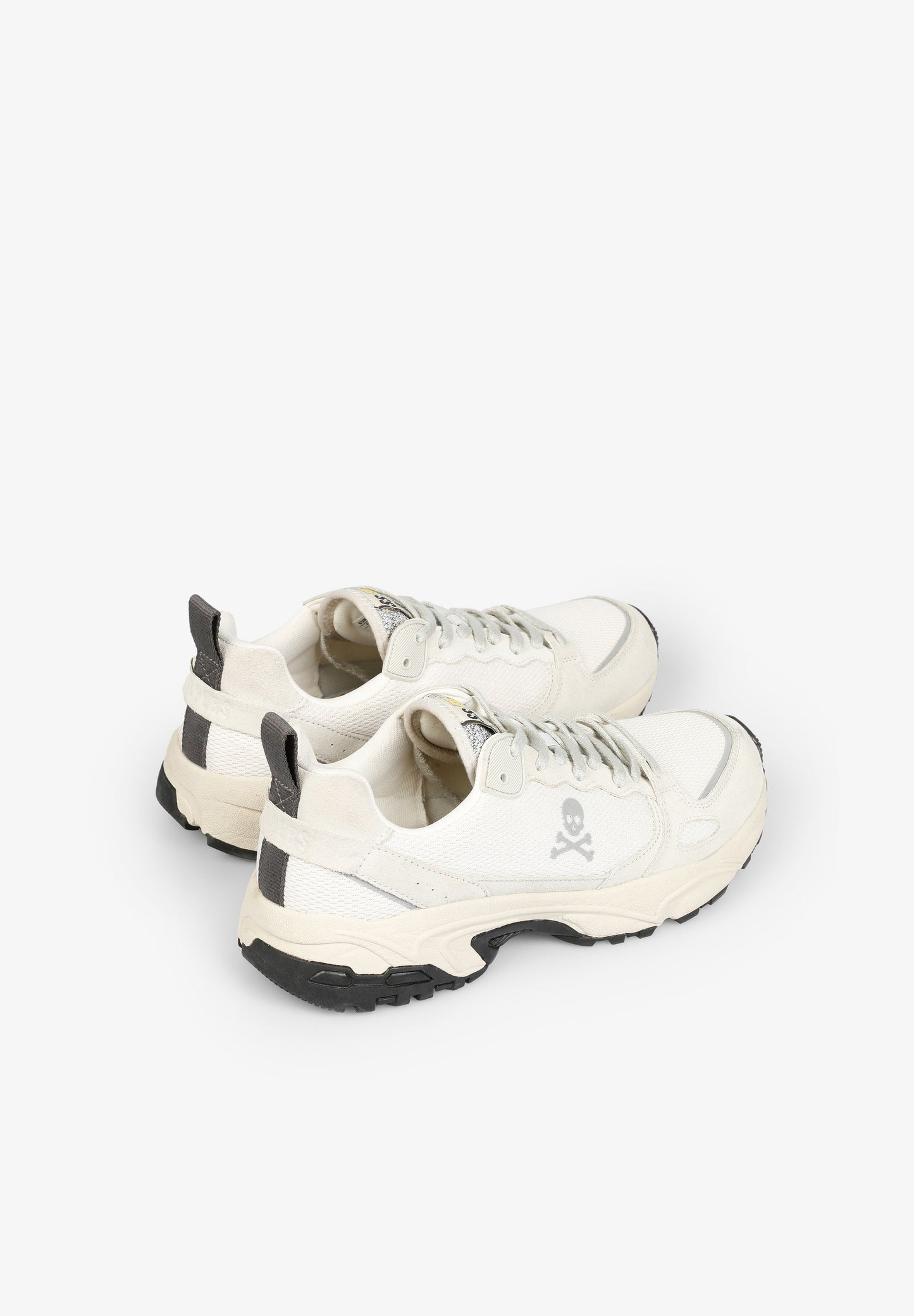 SAPATILHAS LEVES COM SOLA PRONUNCIADA