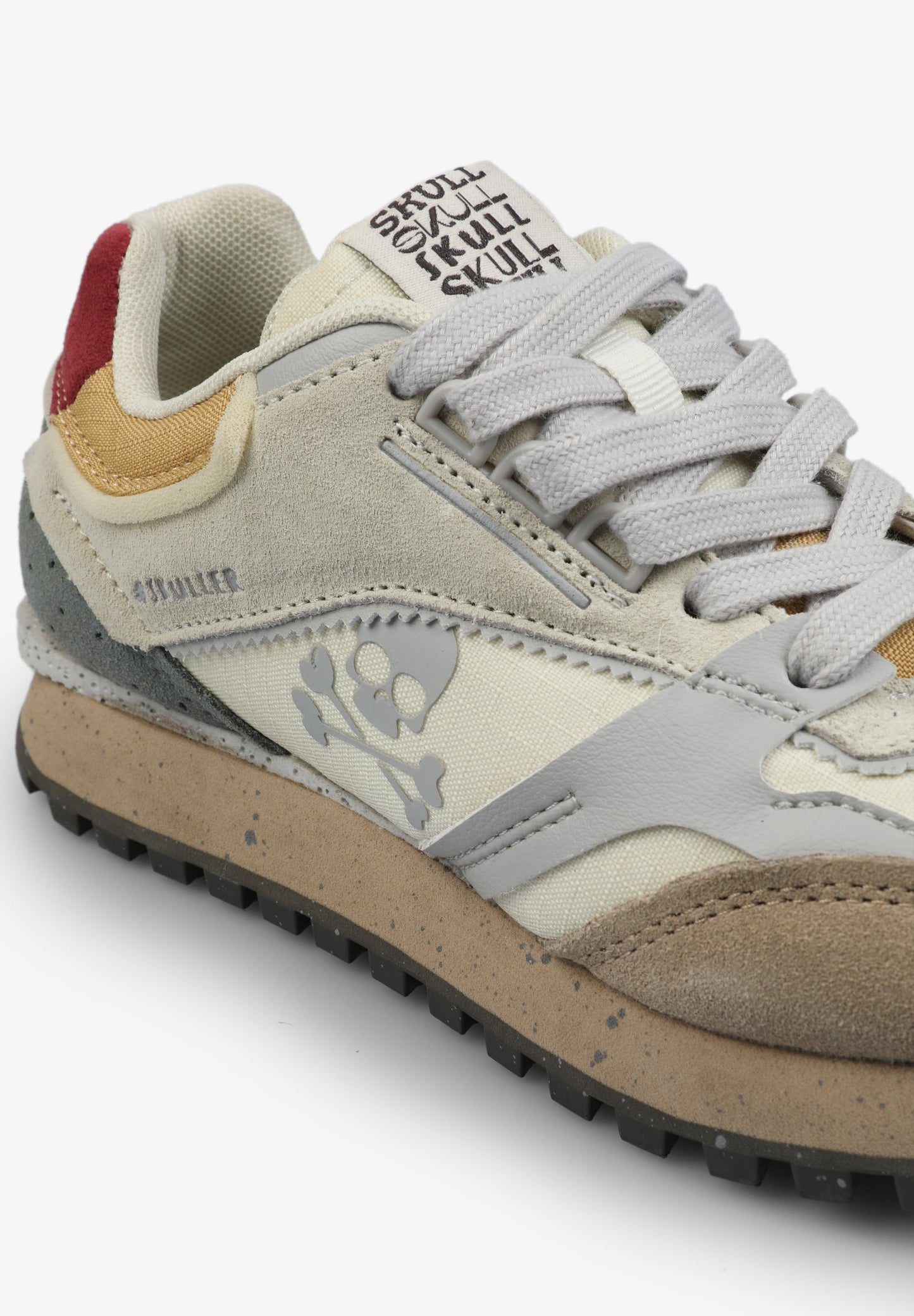 SAPATILHAS TECIDOS COM SKULL