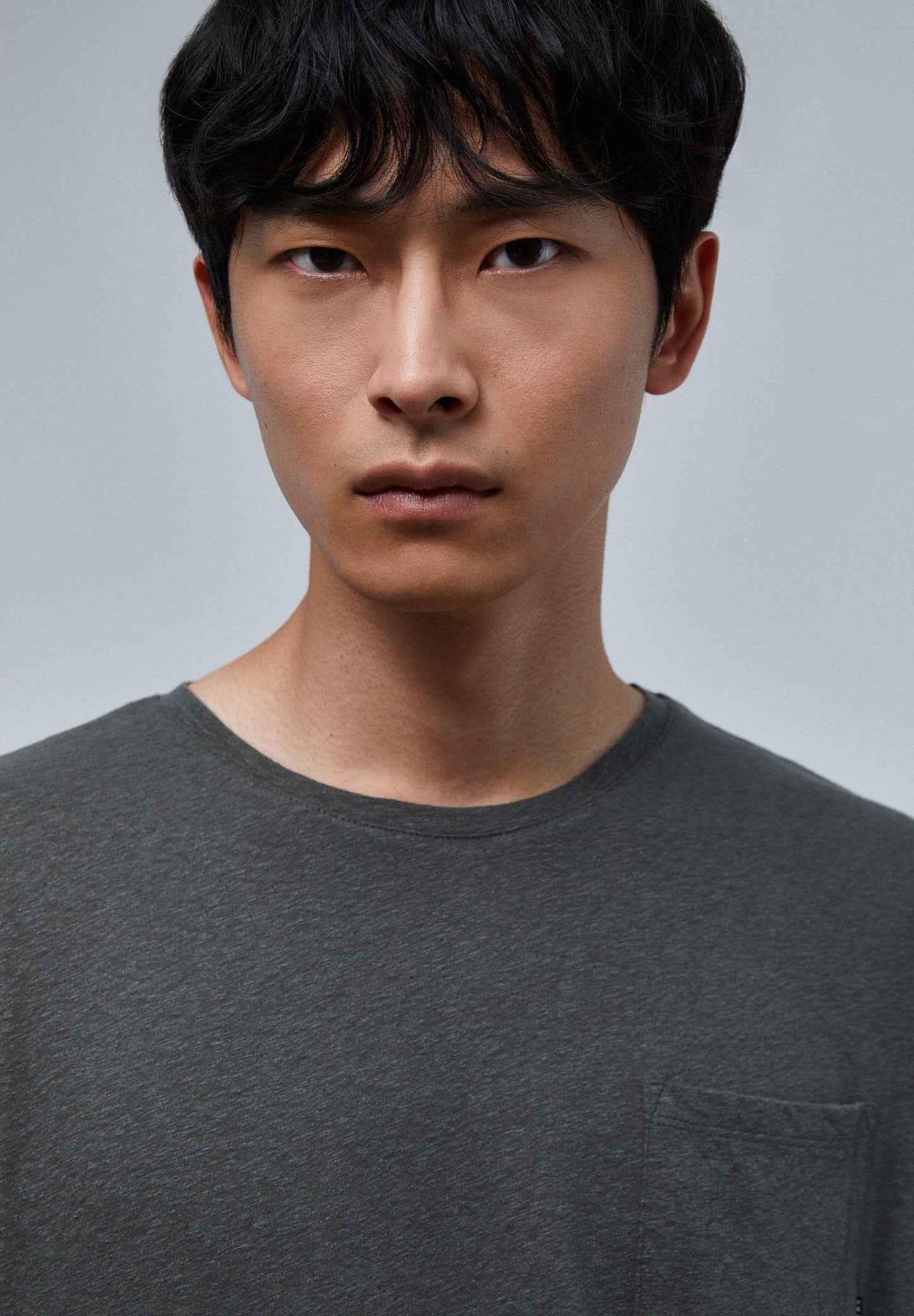 T-SHIRT RÚSTICA COM BOLSO