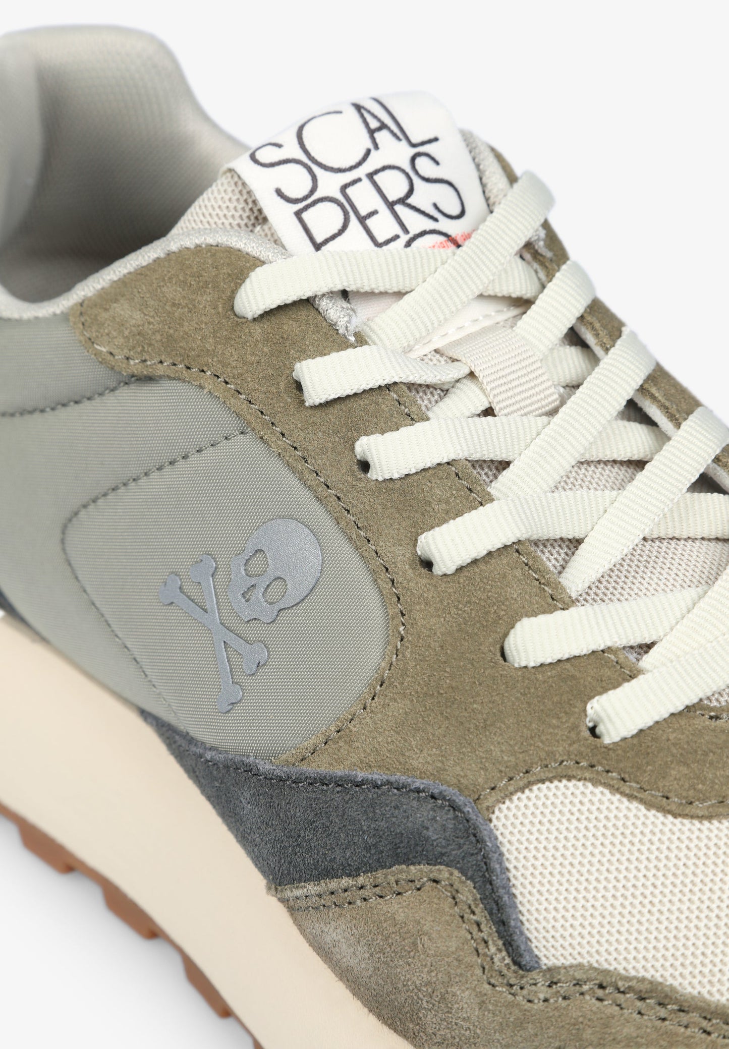 SAPATILHAS PORMENOR METALIZADO