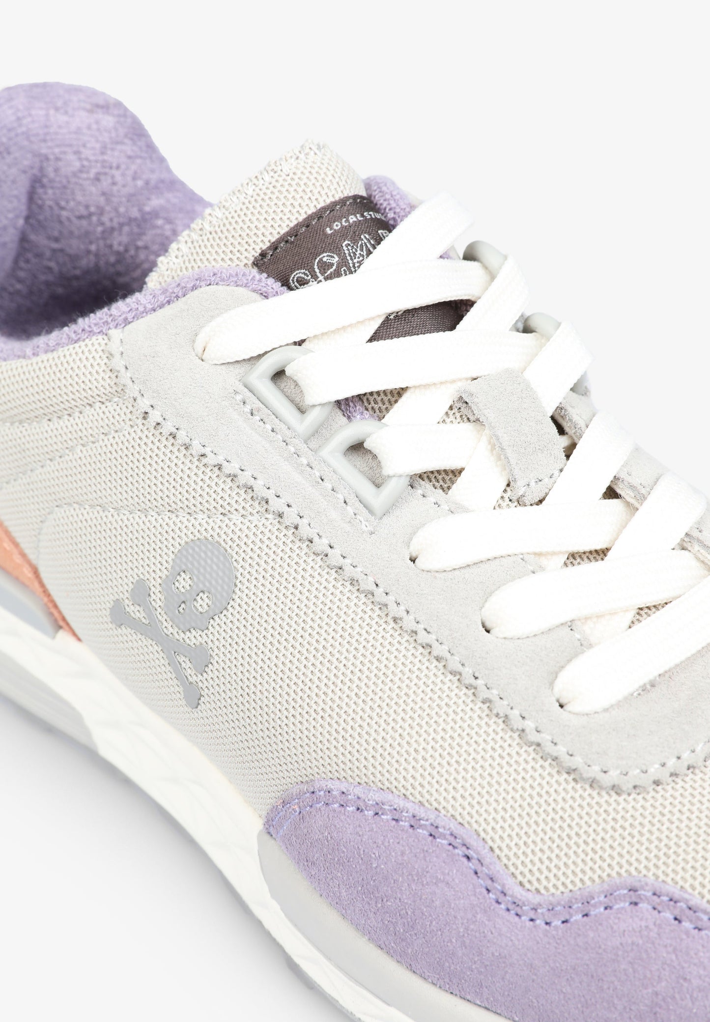 SAPATILHAS COM SKULL LATERAL