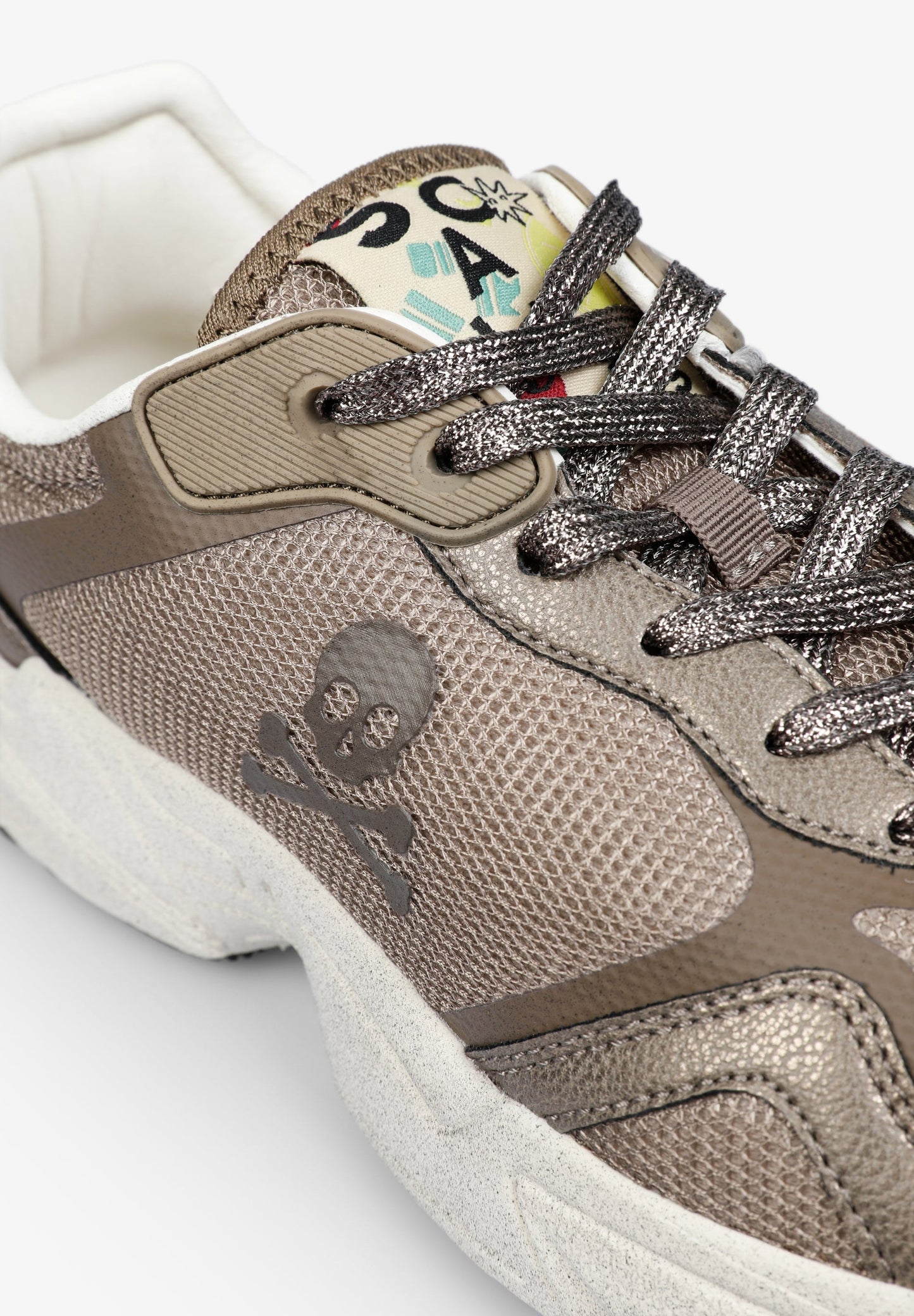 SAPATILHAS COM SOLA GROSSA