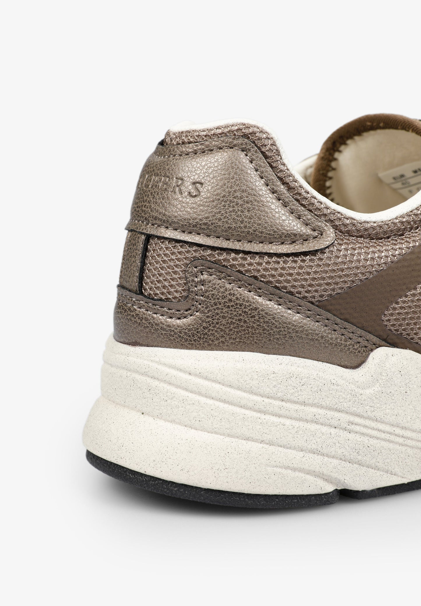 SAPATILHAS COM SOLA GROSSA