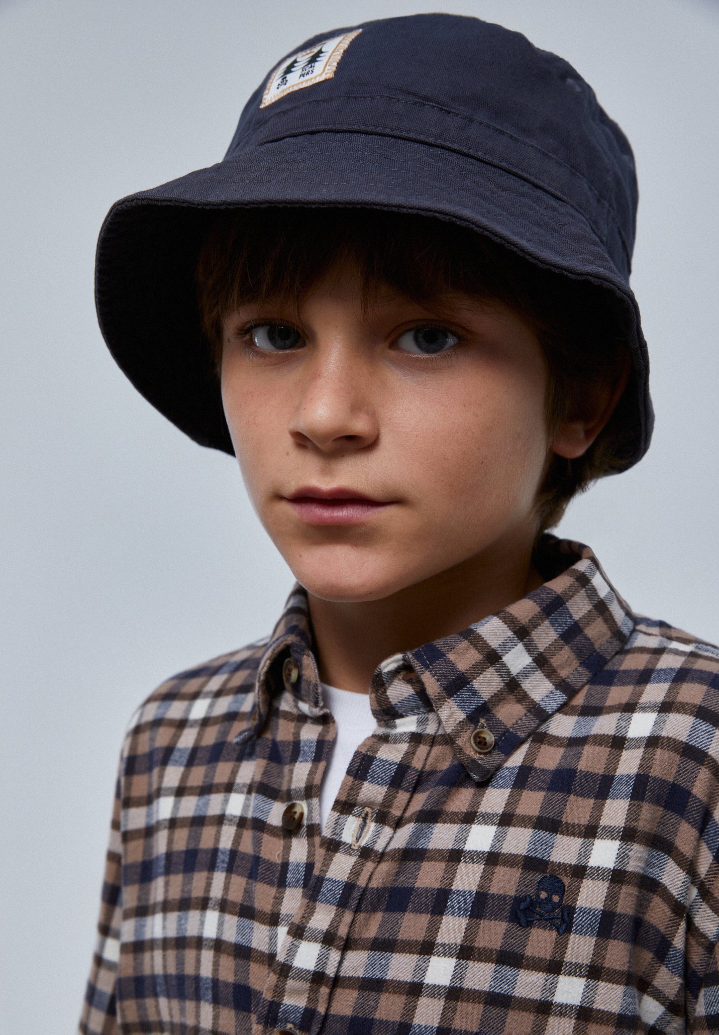 GORRO BUCKET EM CANVAS COM REMENDO