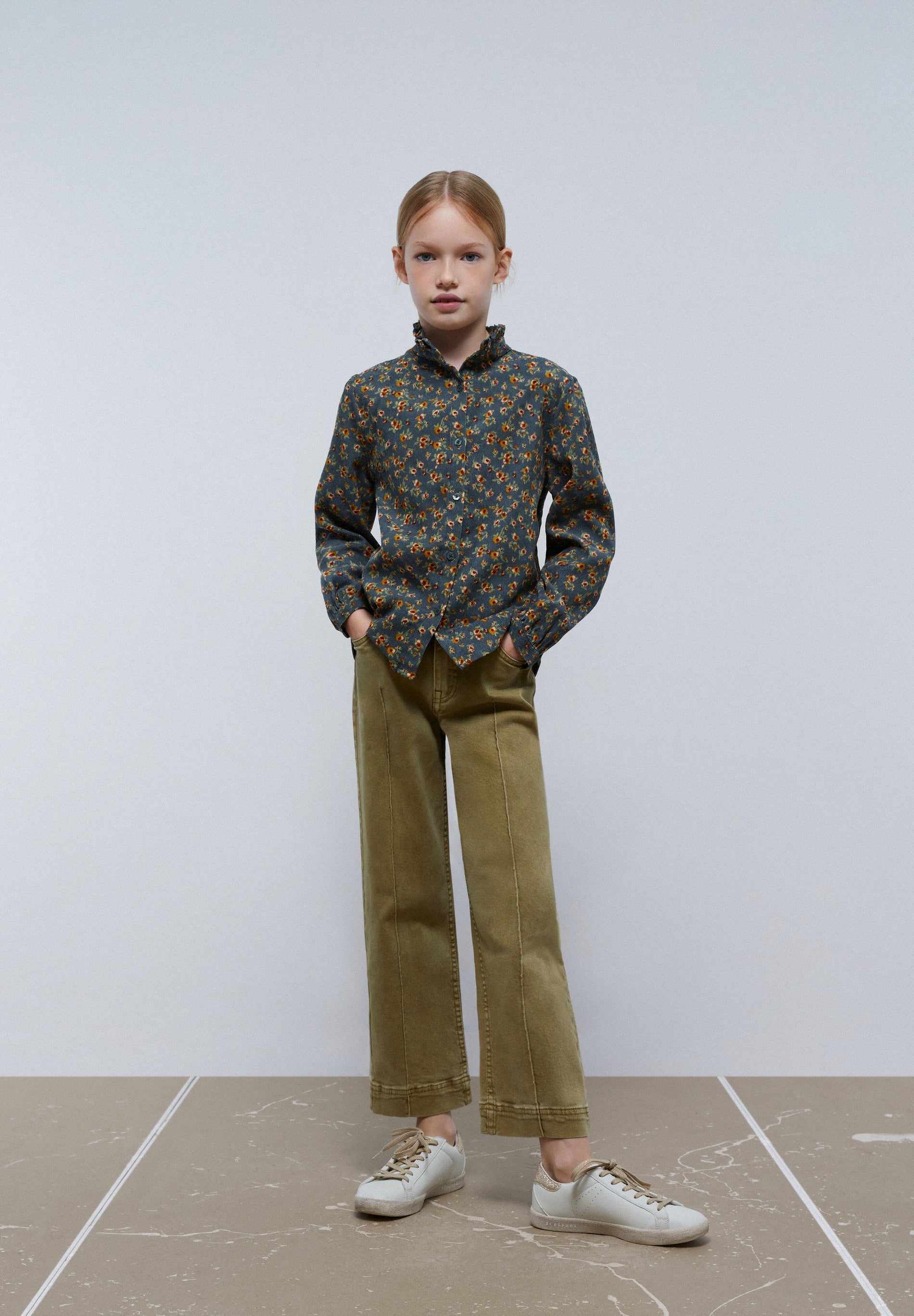 BLUSA FLORAL EM BOMBAZINA FINA