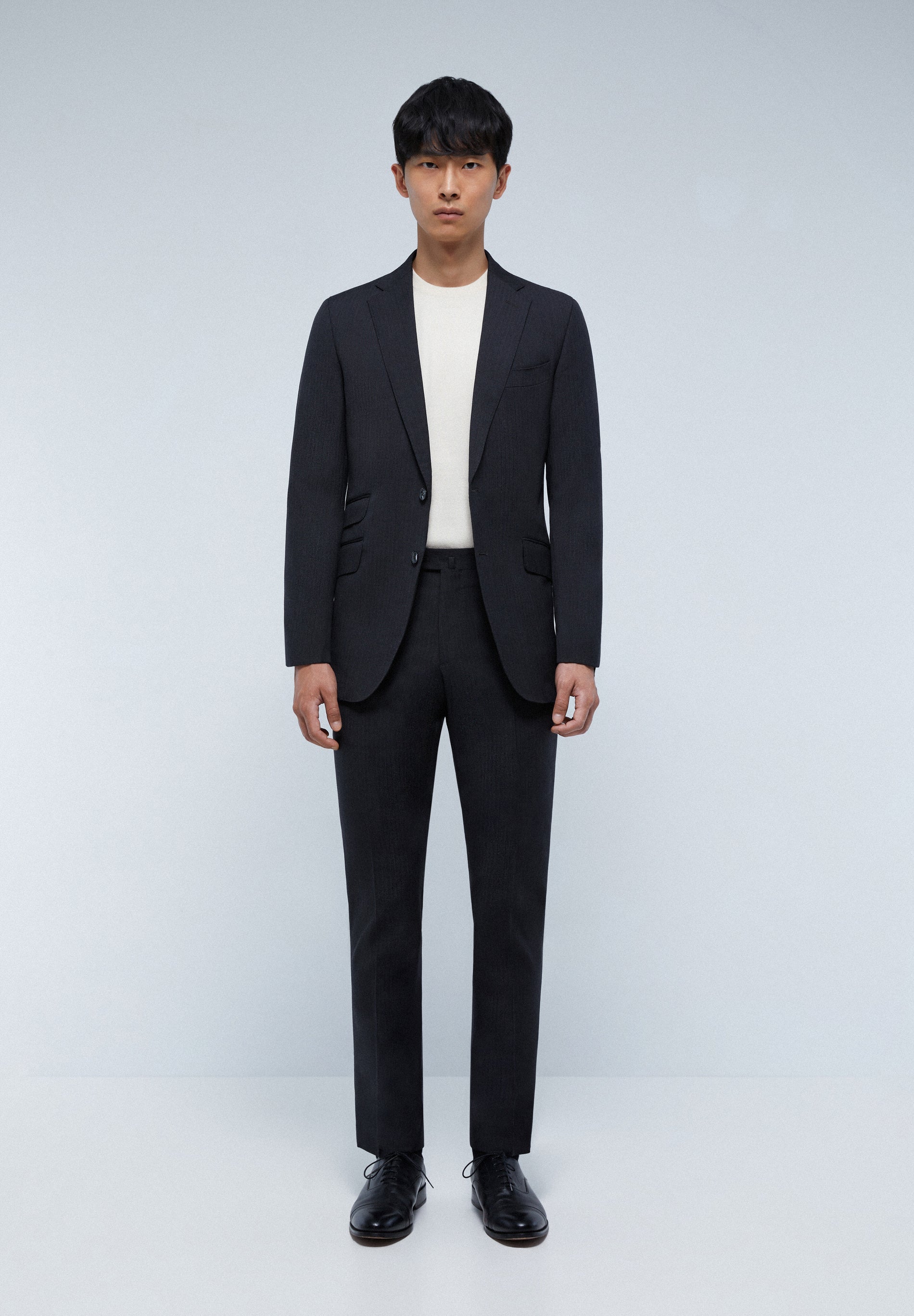 FATO DE ESTRUTURA CINZENTO EM LÃ