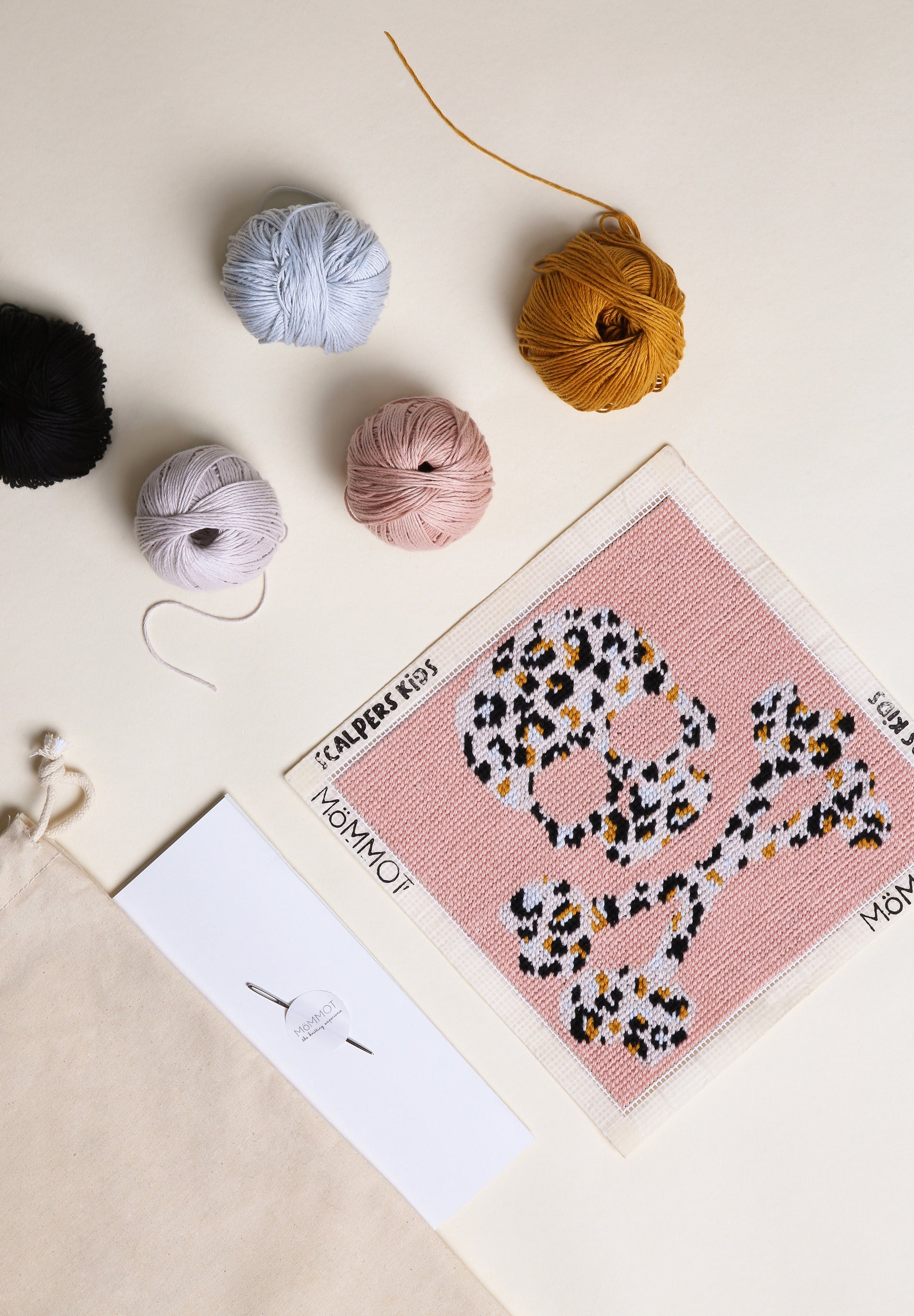 KIT PETIT POINT MÖMMOT X SCALPERS