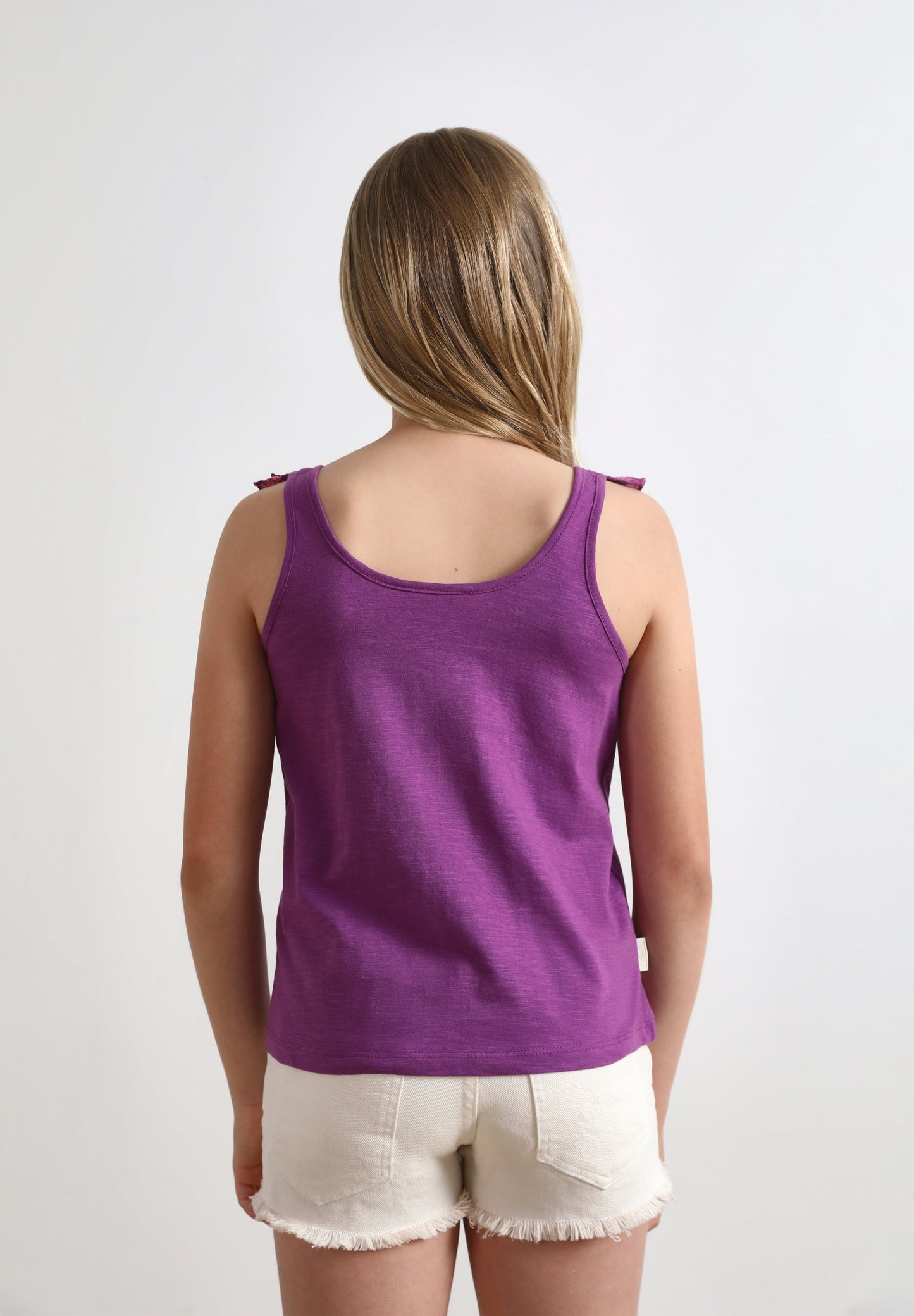 TOP COM FOLHO E BORDADOS