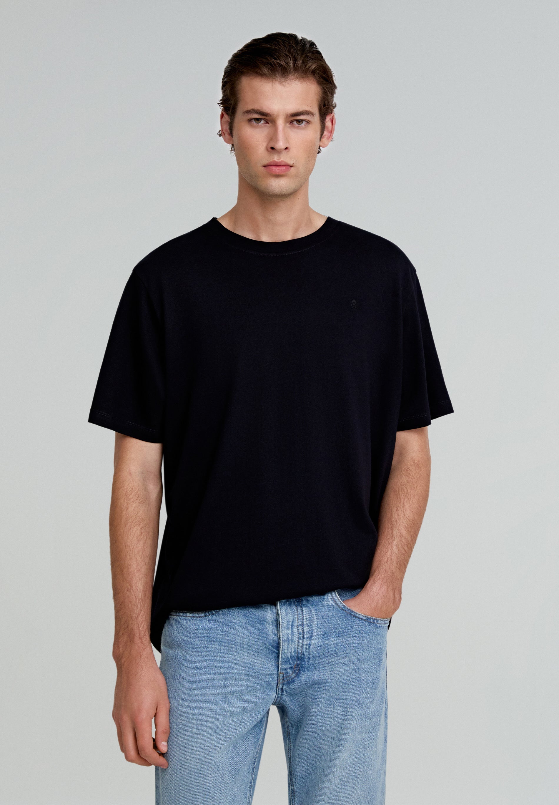 T-SHIRT BÁSICA COM SKULL RELAXED FIT