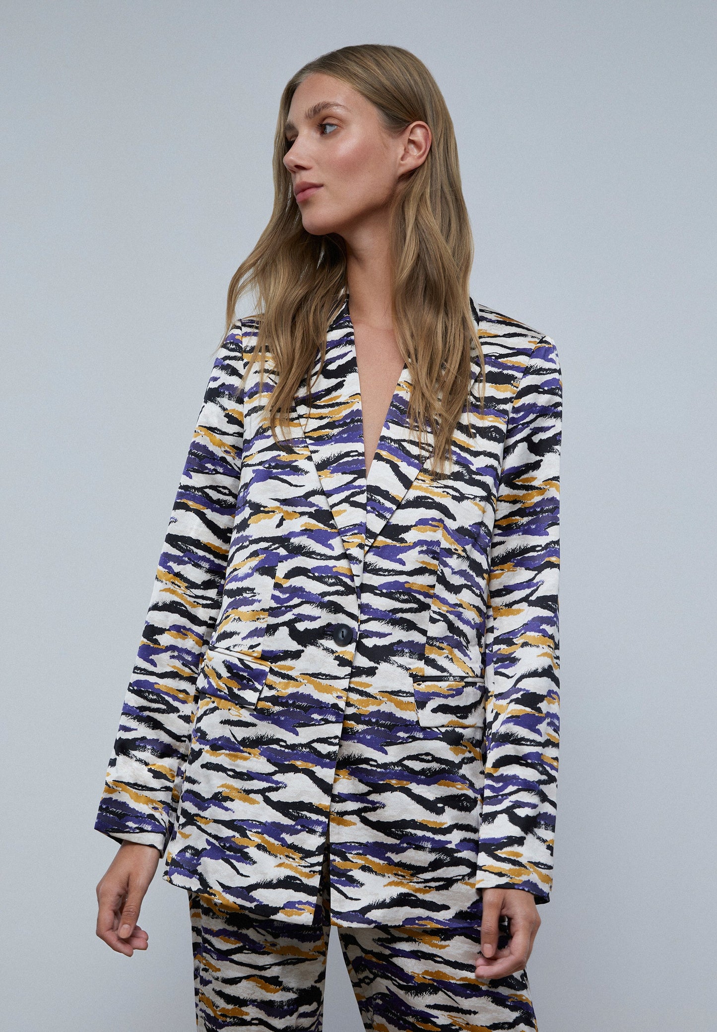 BLAZER COM ESTAMPADO ANIMAL