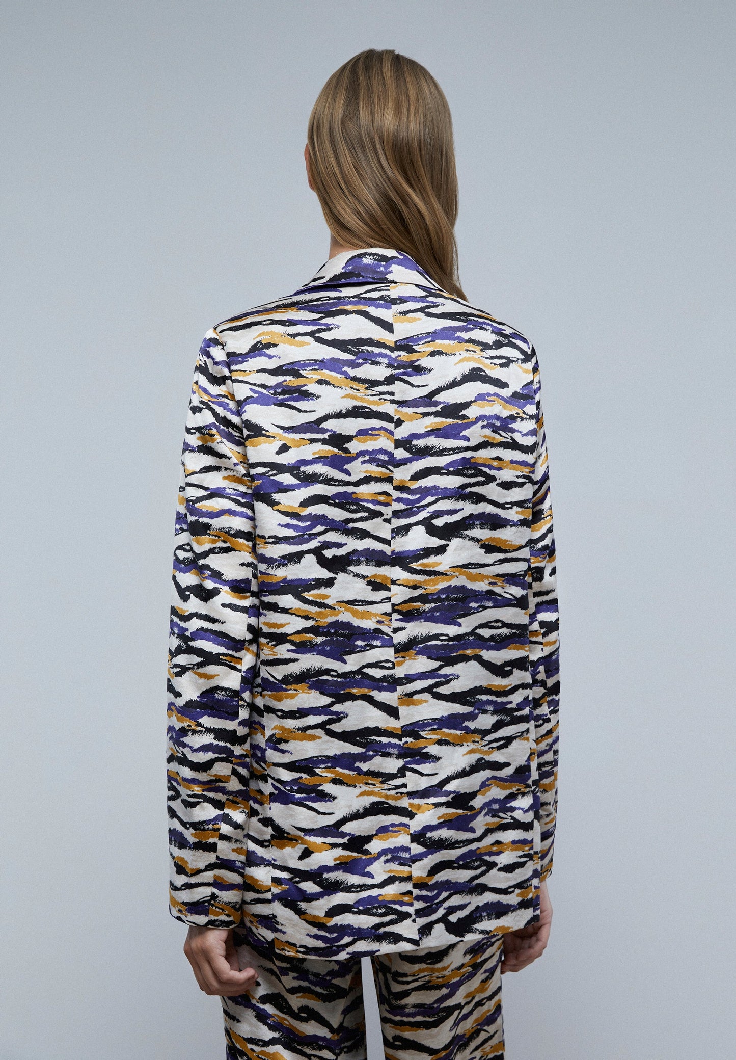 BLAZER COM ESTAMPADO ANIMAL