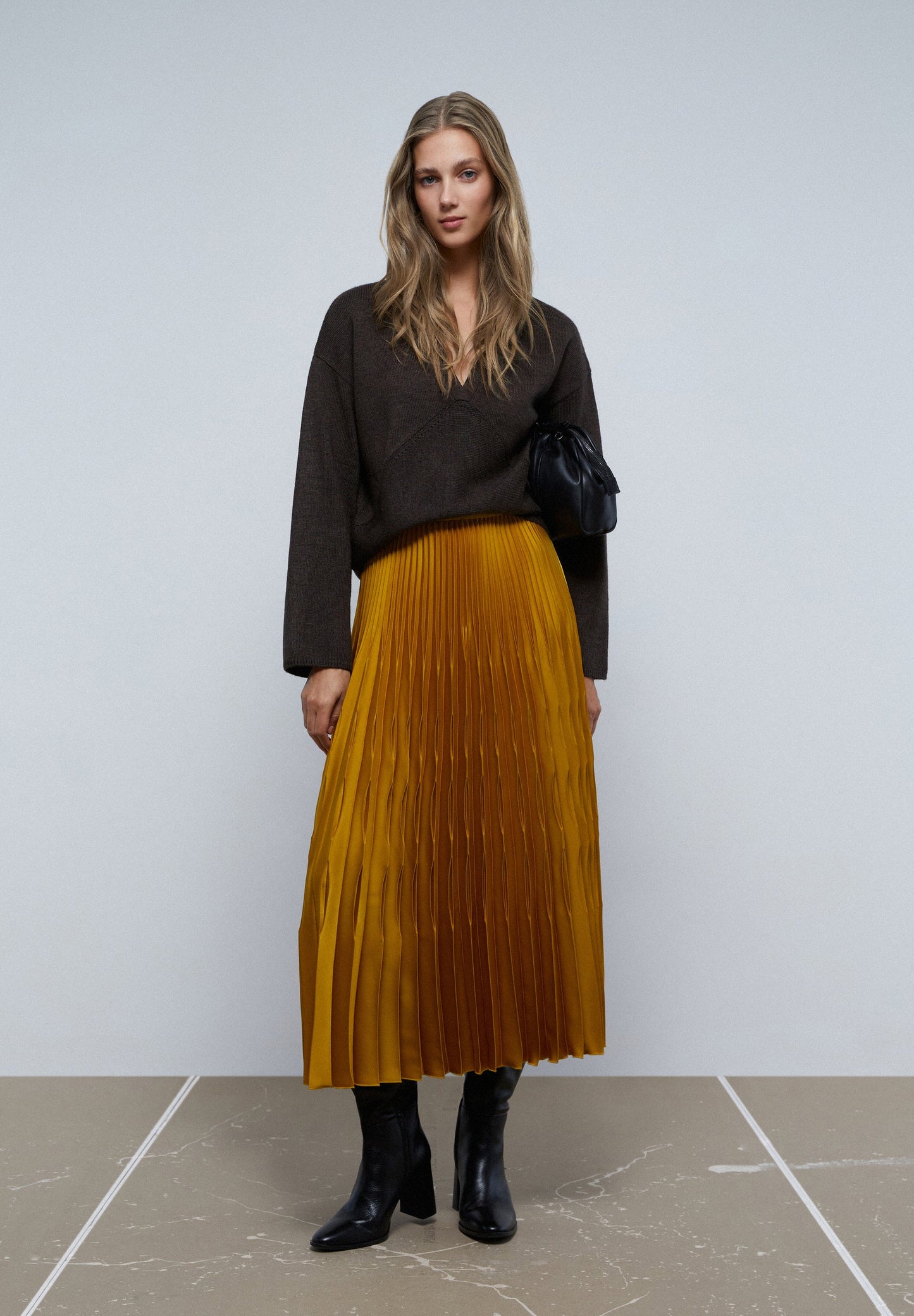 SAIA PLISSADA ACETINADA