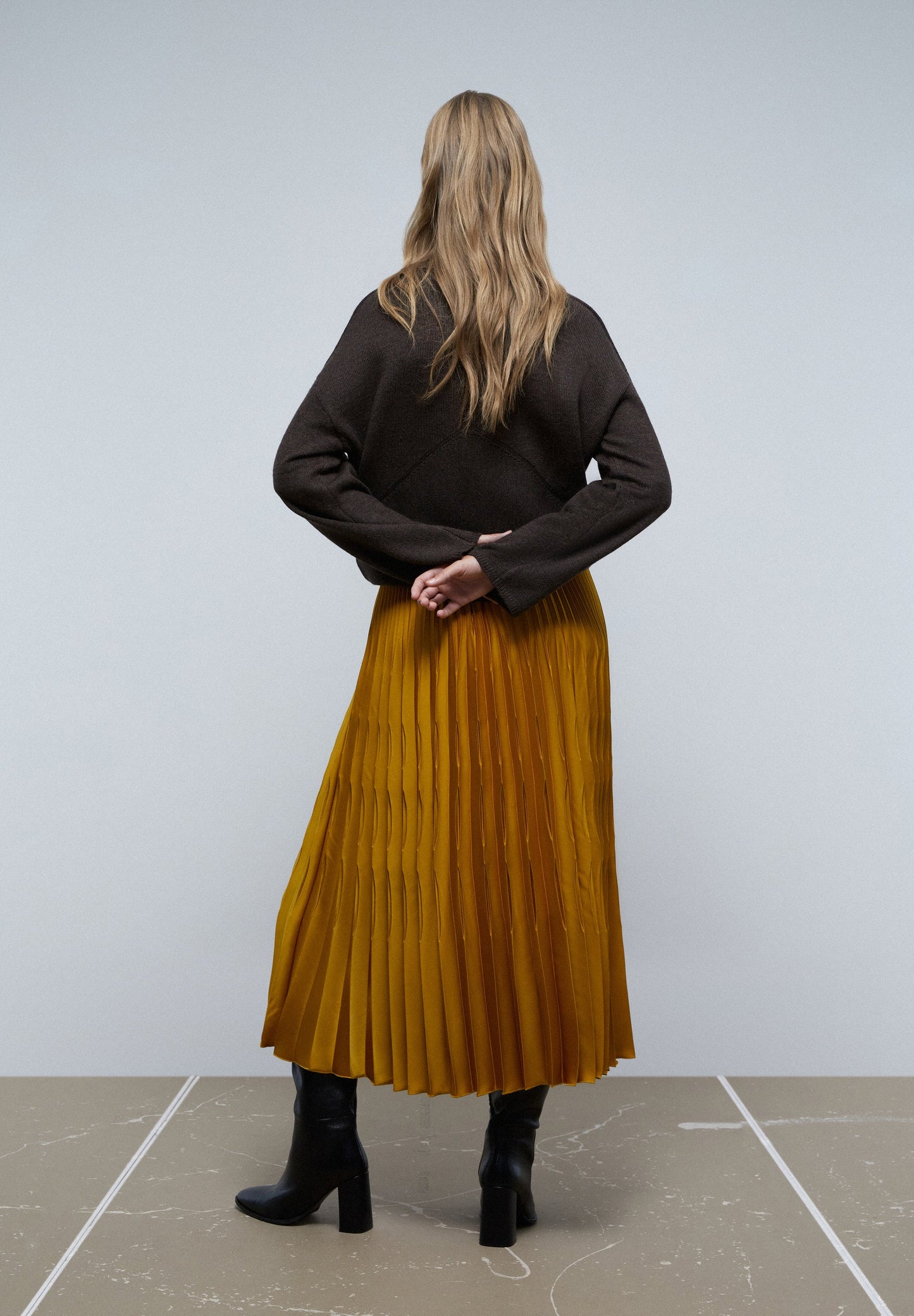 SAIA PLISSADA ACETINADA