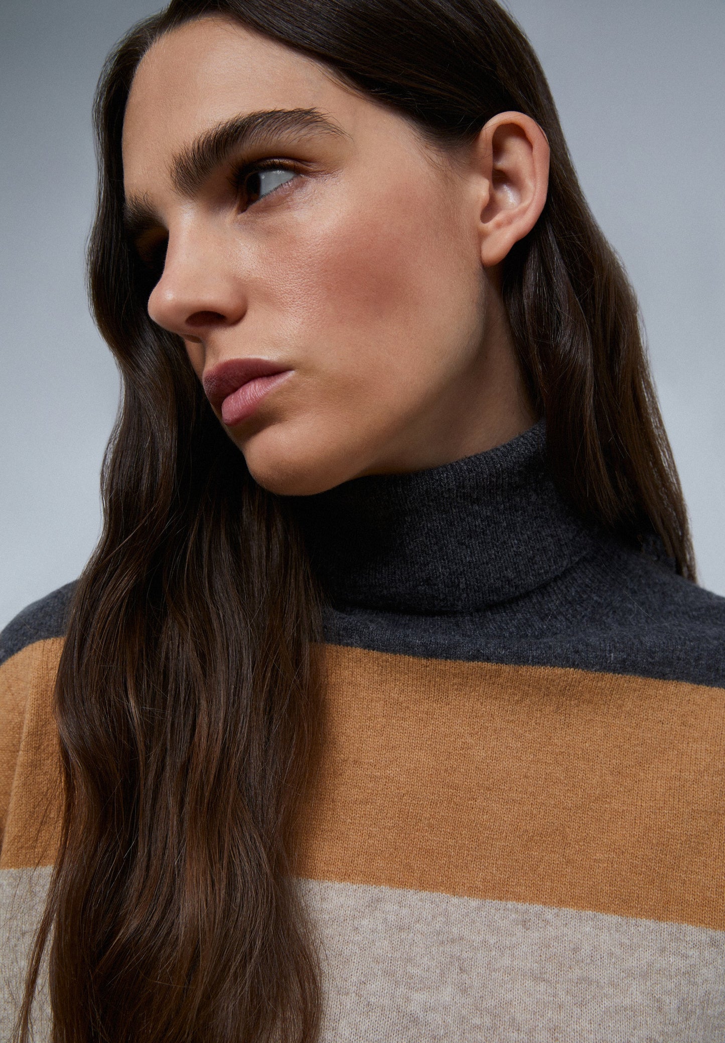 SWEATER DE MALHA E GOLA ALTA