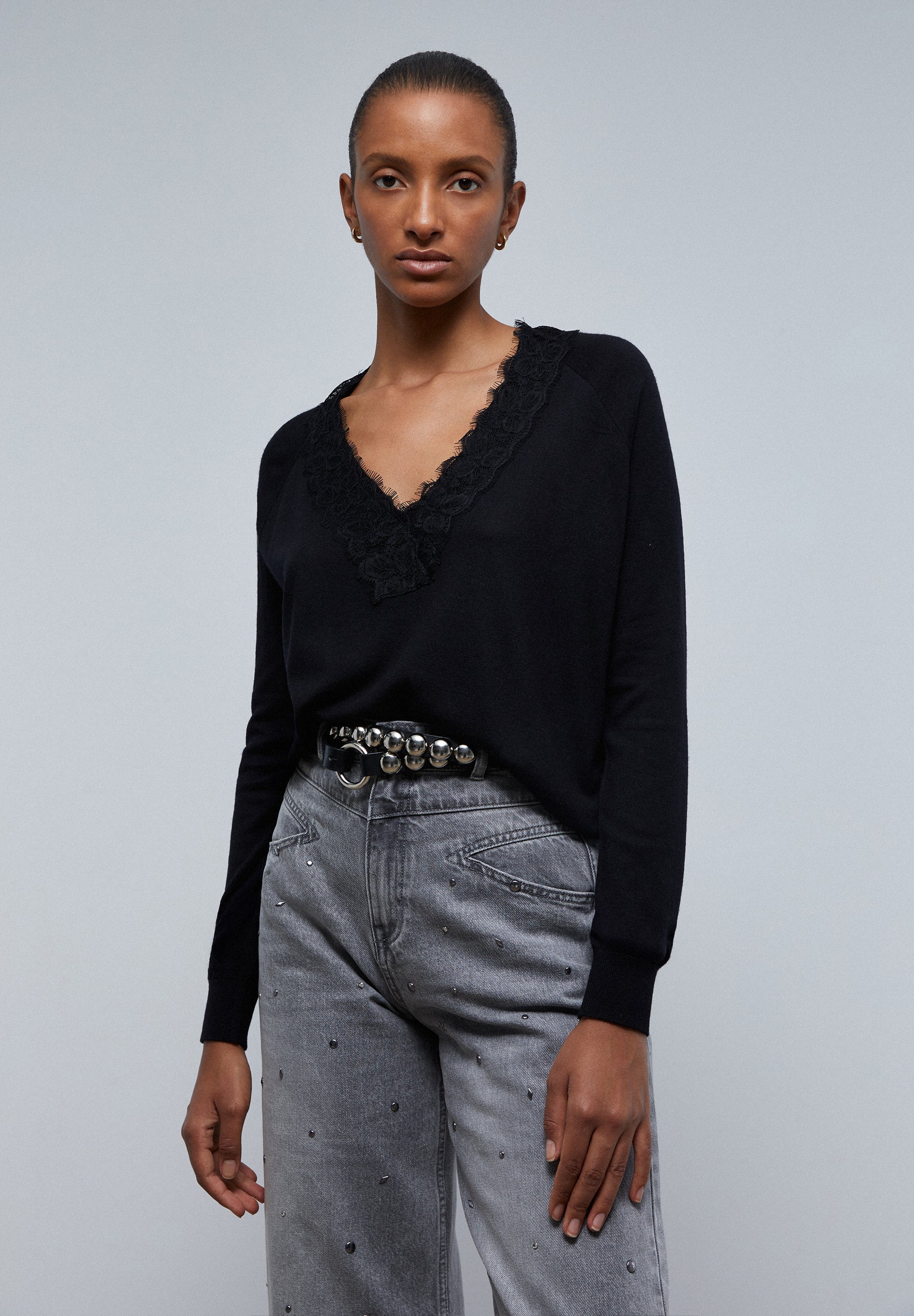 SWEATER COM PORMENOR DE RENDA