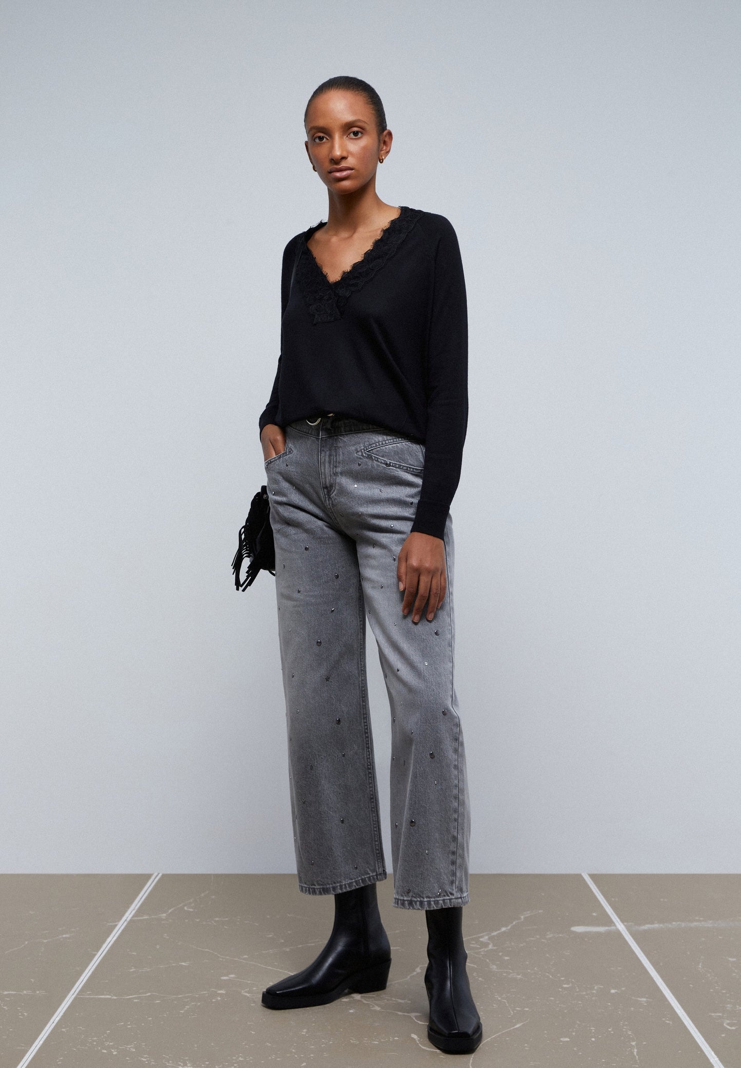 SWEATER COM PORMENOR DE RENDA