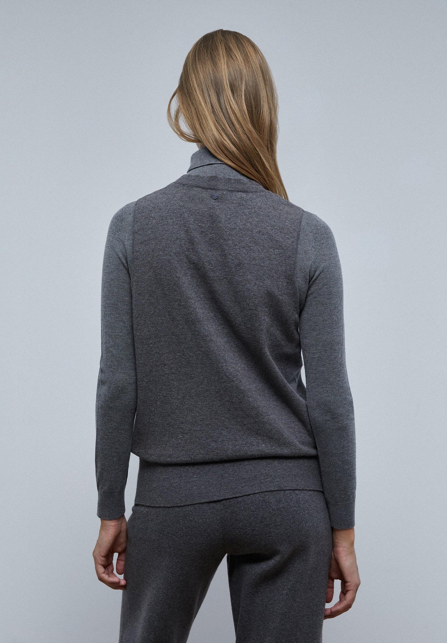 COLETE DE MALHA COM BOTÕES