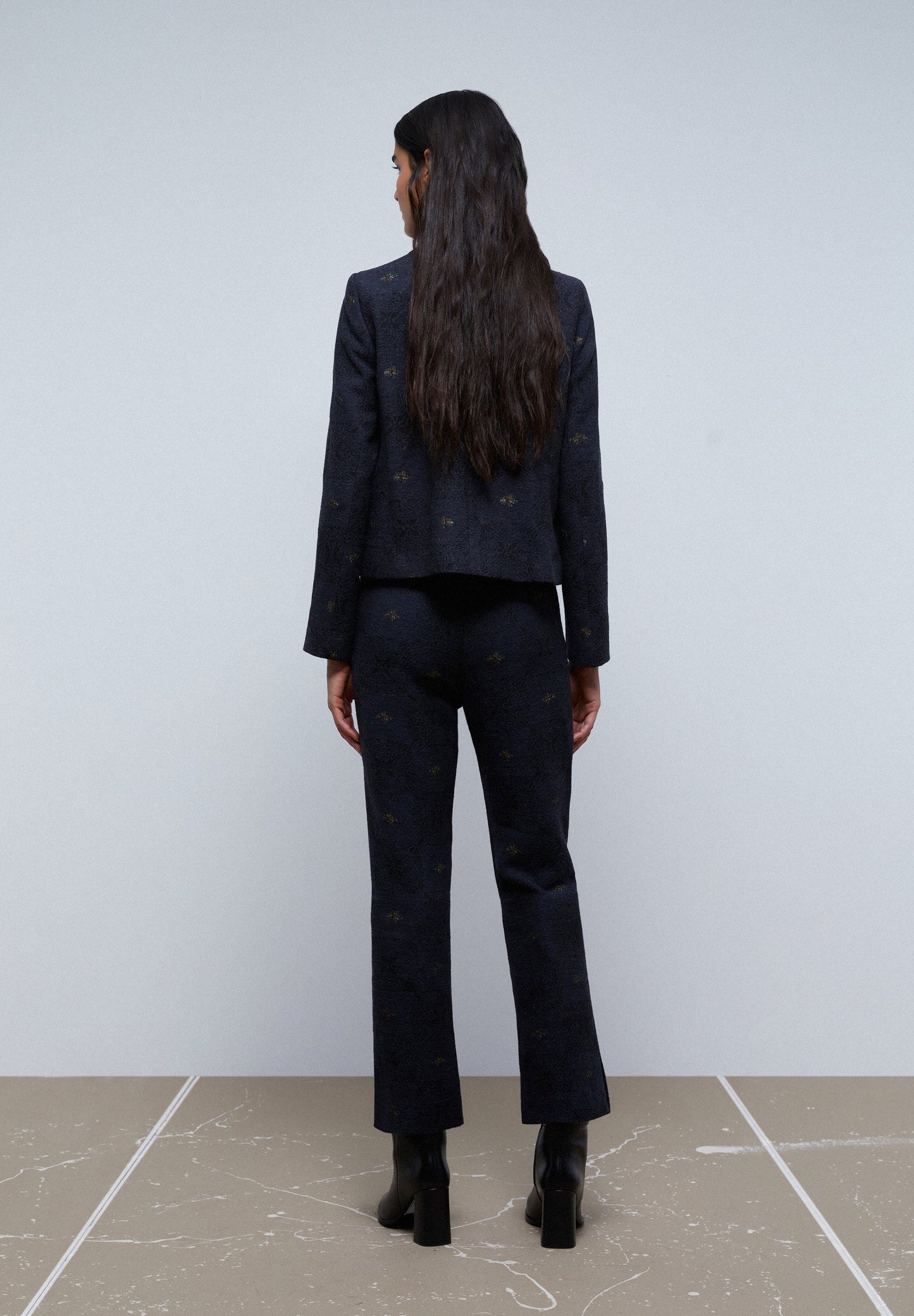 CALÇAS BOCA DE SINO COM MOTIVOS