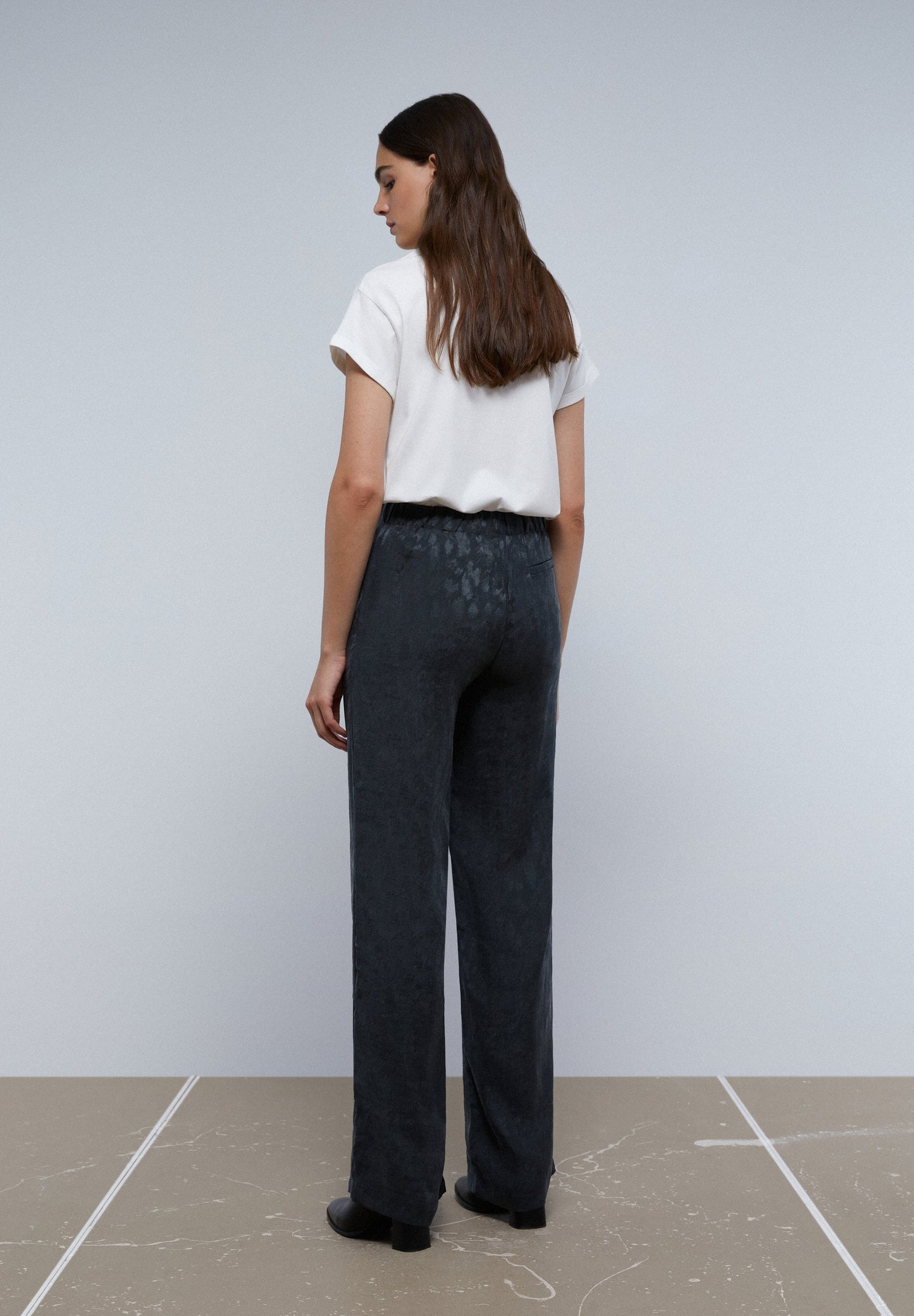 CALÇAS PINÇAS COM ESTAMPADO ANIMAL