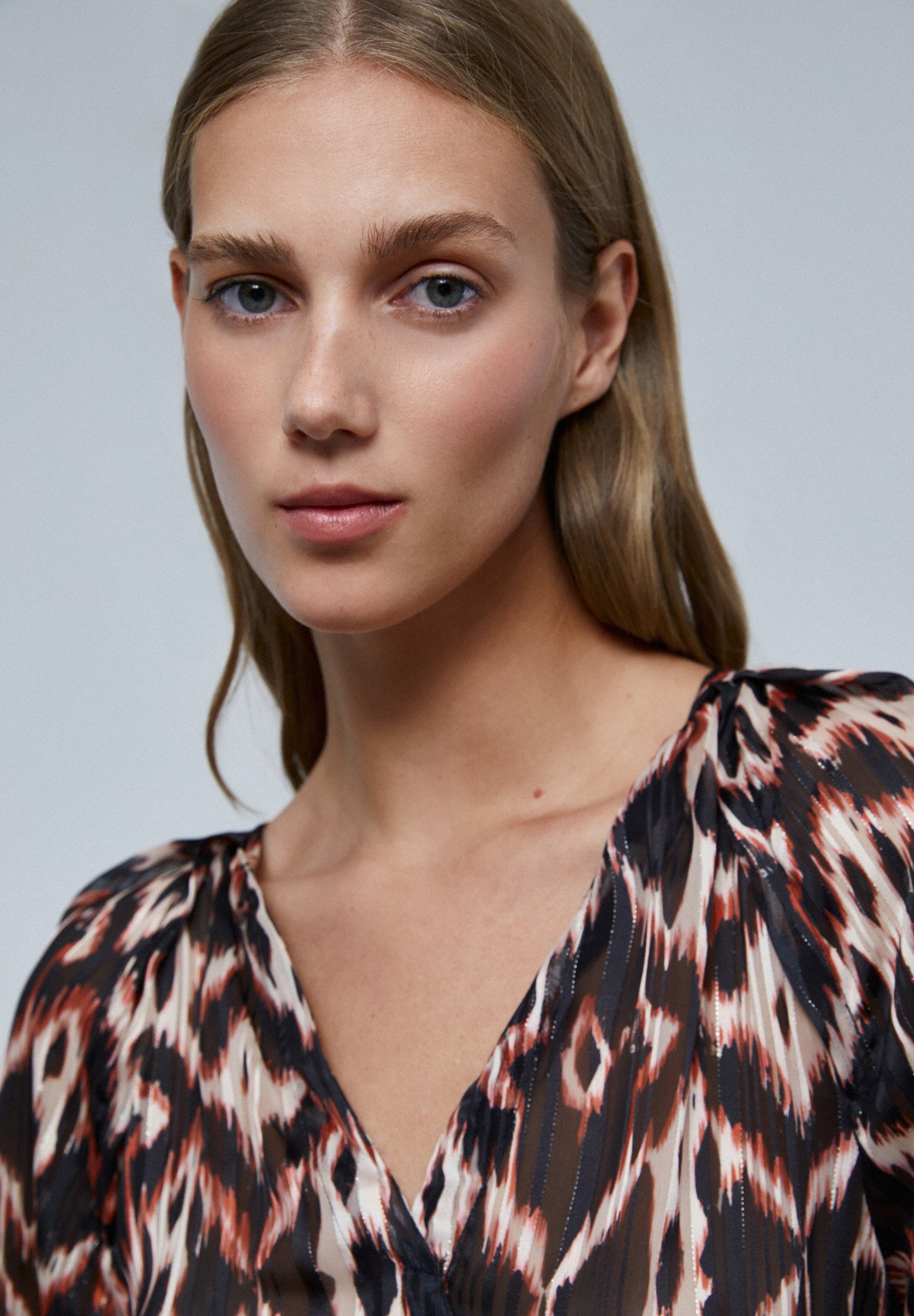 MINIVESTIDO COM PADRÃO CRUZADO