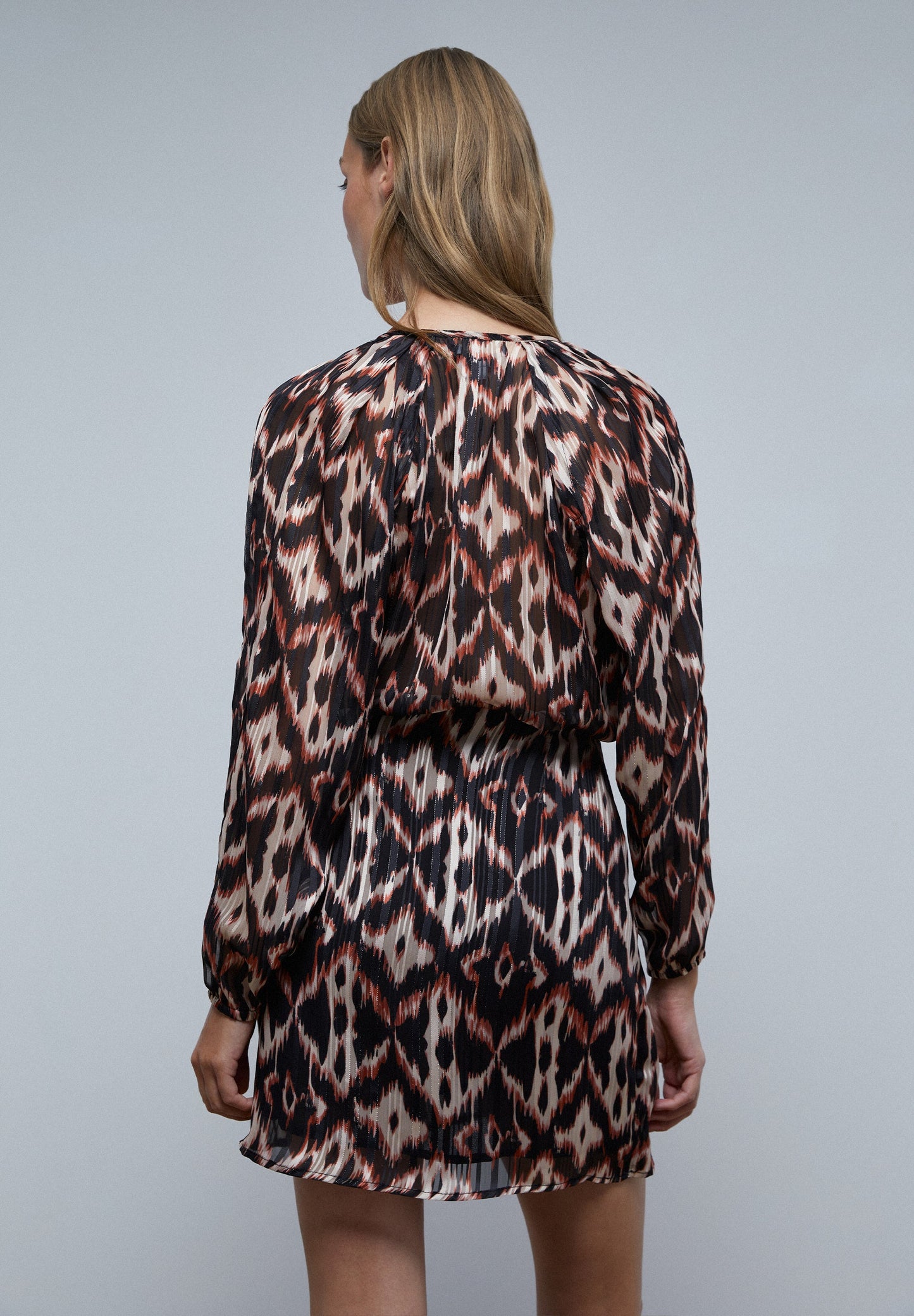 MINIVESTIDO COM PADRÃO CRUZADO