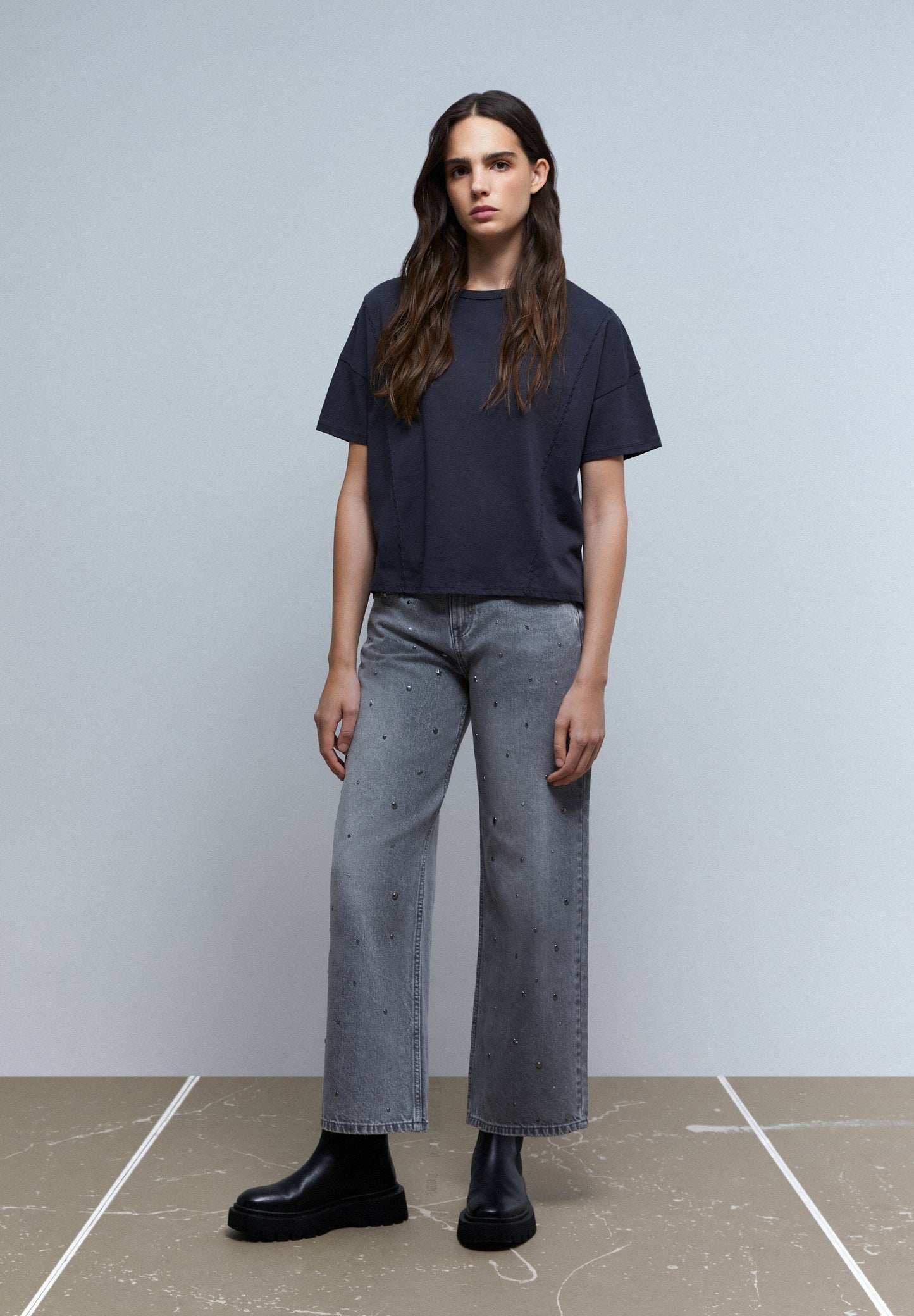 T-SHIRT COM COSTURA À FRENTE