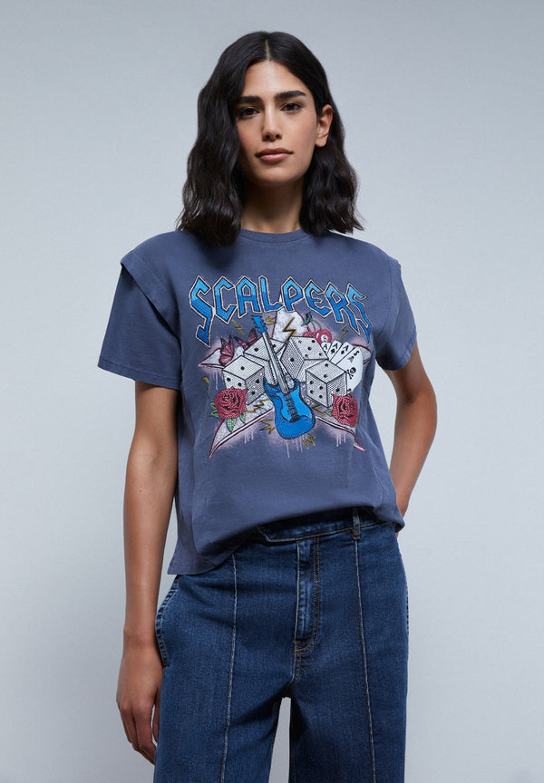 T-SHIRT COM PREGA E PADRÃO