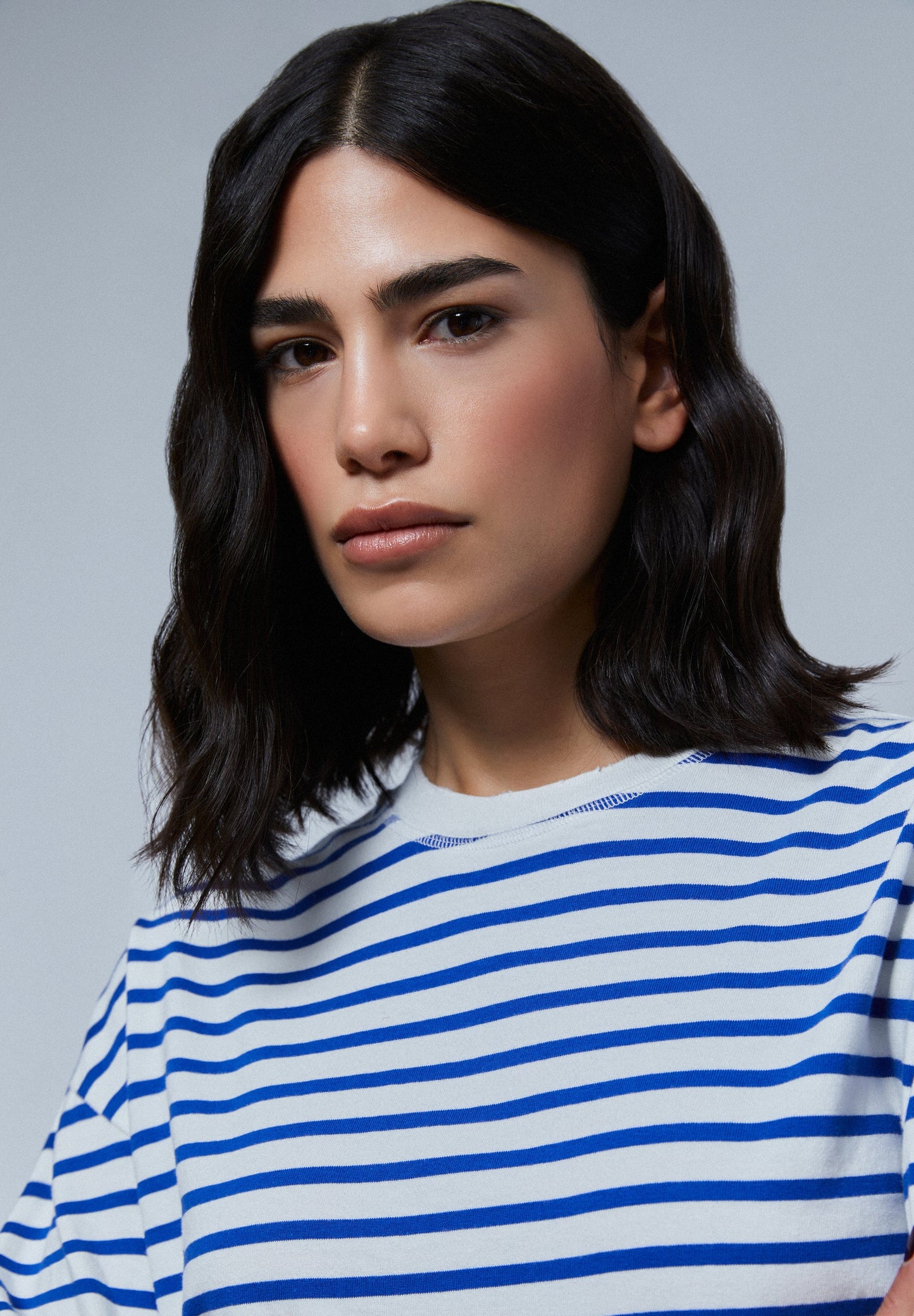 T-SHIRT ÀS RISCAS DE MANGA COMPRIDA