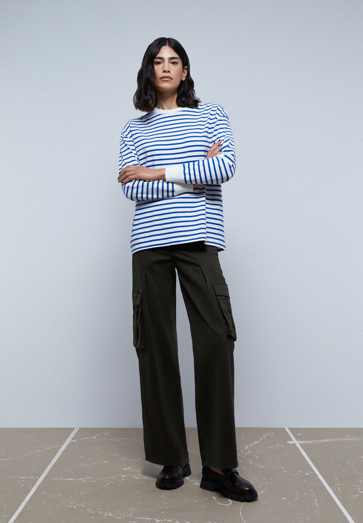 T-SHIRT ÀS RISCAS DE MANGA COMPRIDA