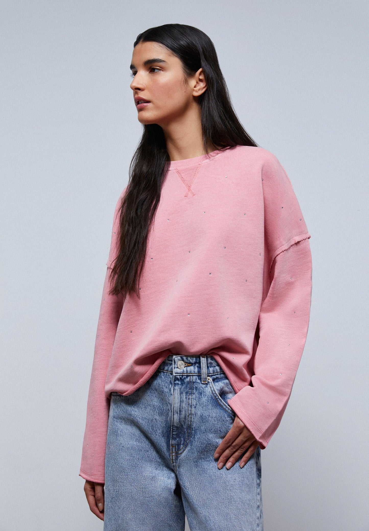 SWEATSHIRT COM PORMENOR DE CRISTAIS