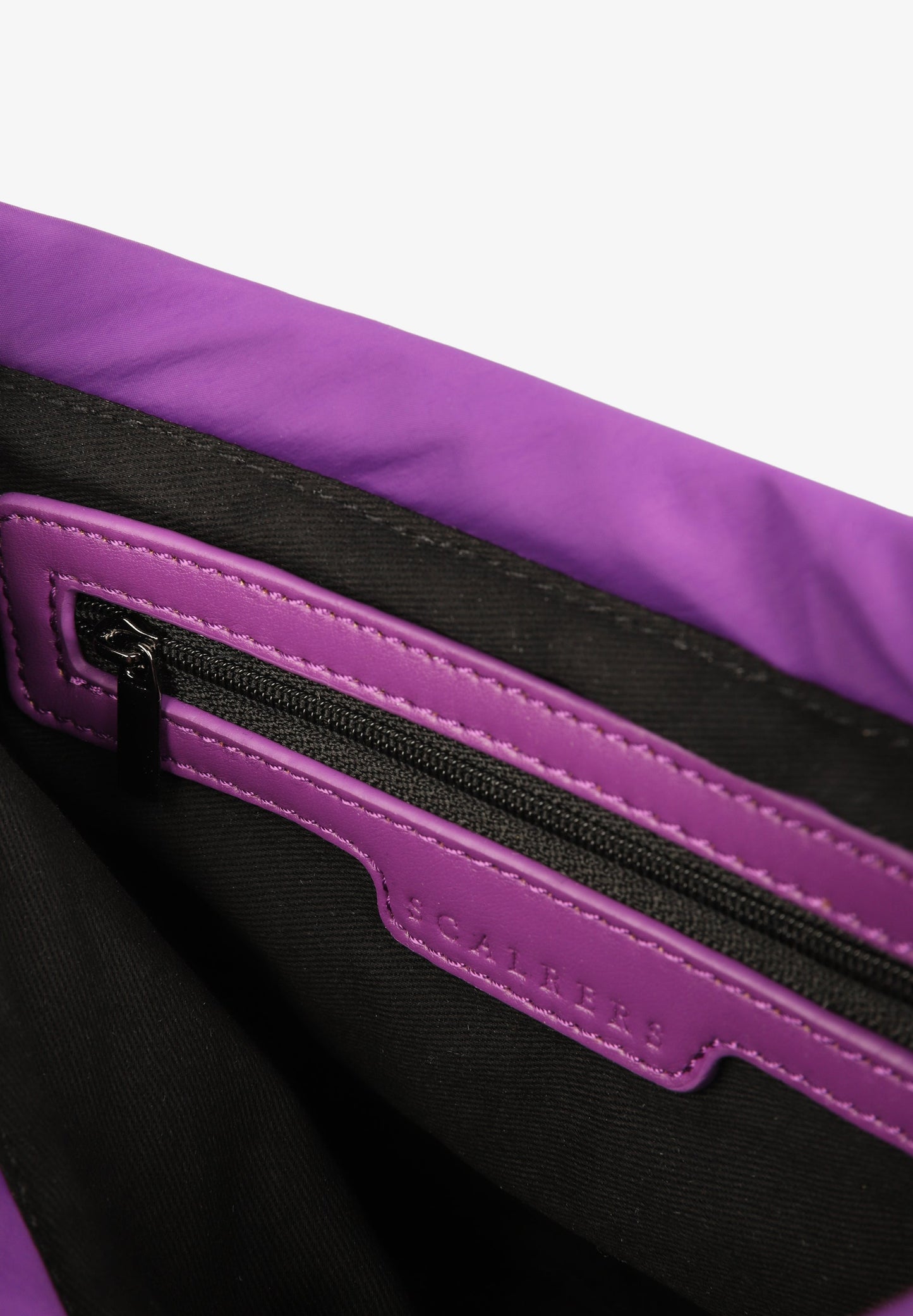 BOLSA ACOLCHOADA COM ALÇA MULTIPOSIÇÃO